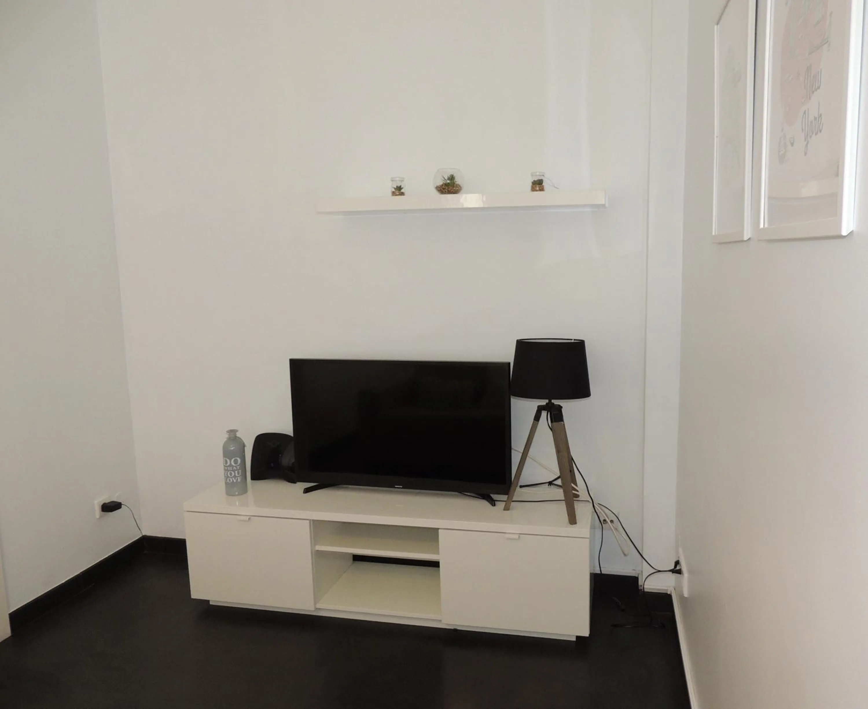 Communal lounge/ TV room in Rendez Vous Porto