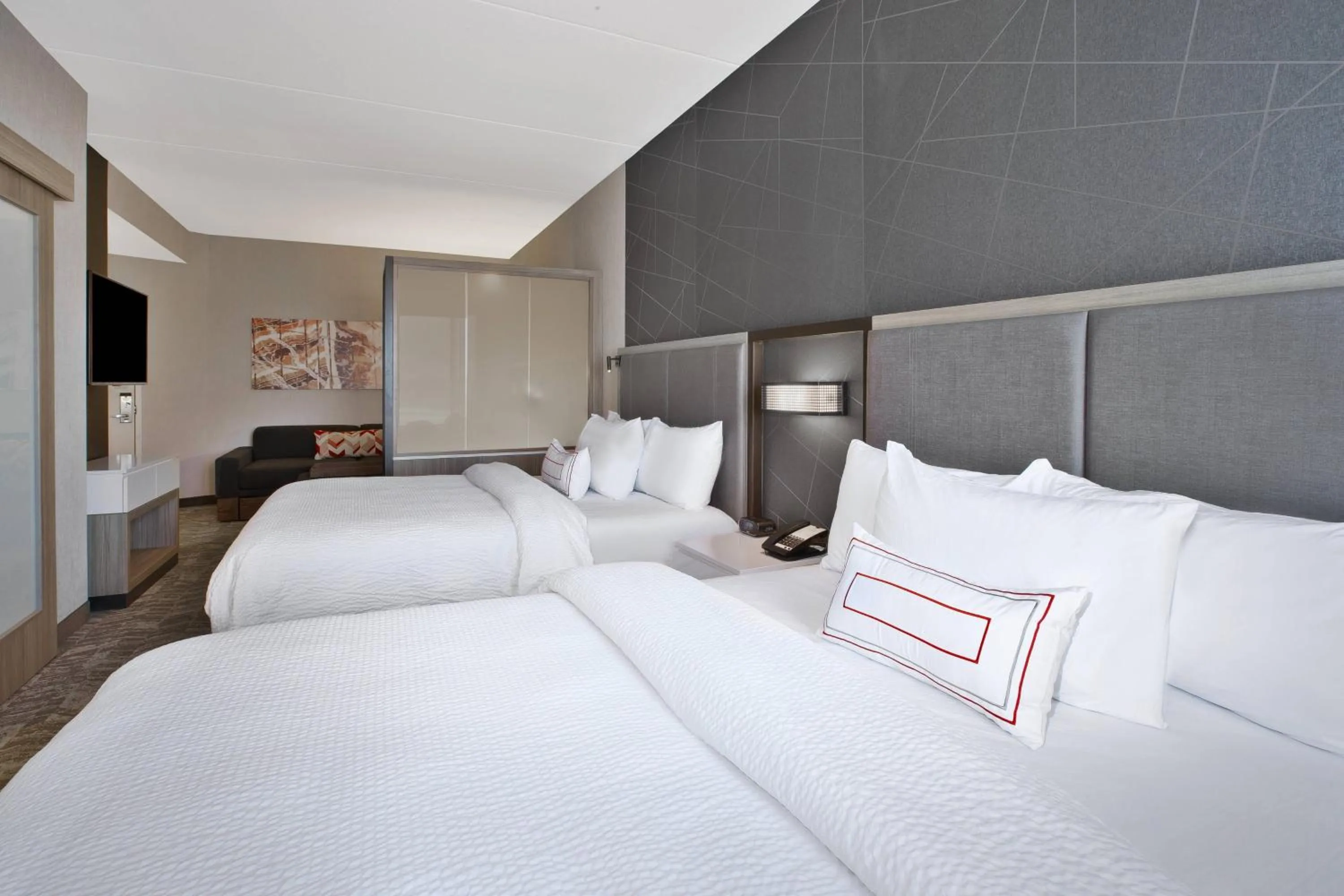 Photo of the whole room, Bed in SpringHill Suites by Marriott Chattanooga North/Ooltewah