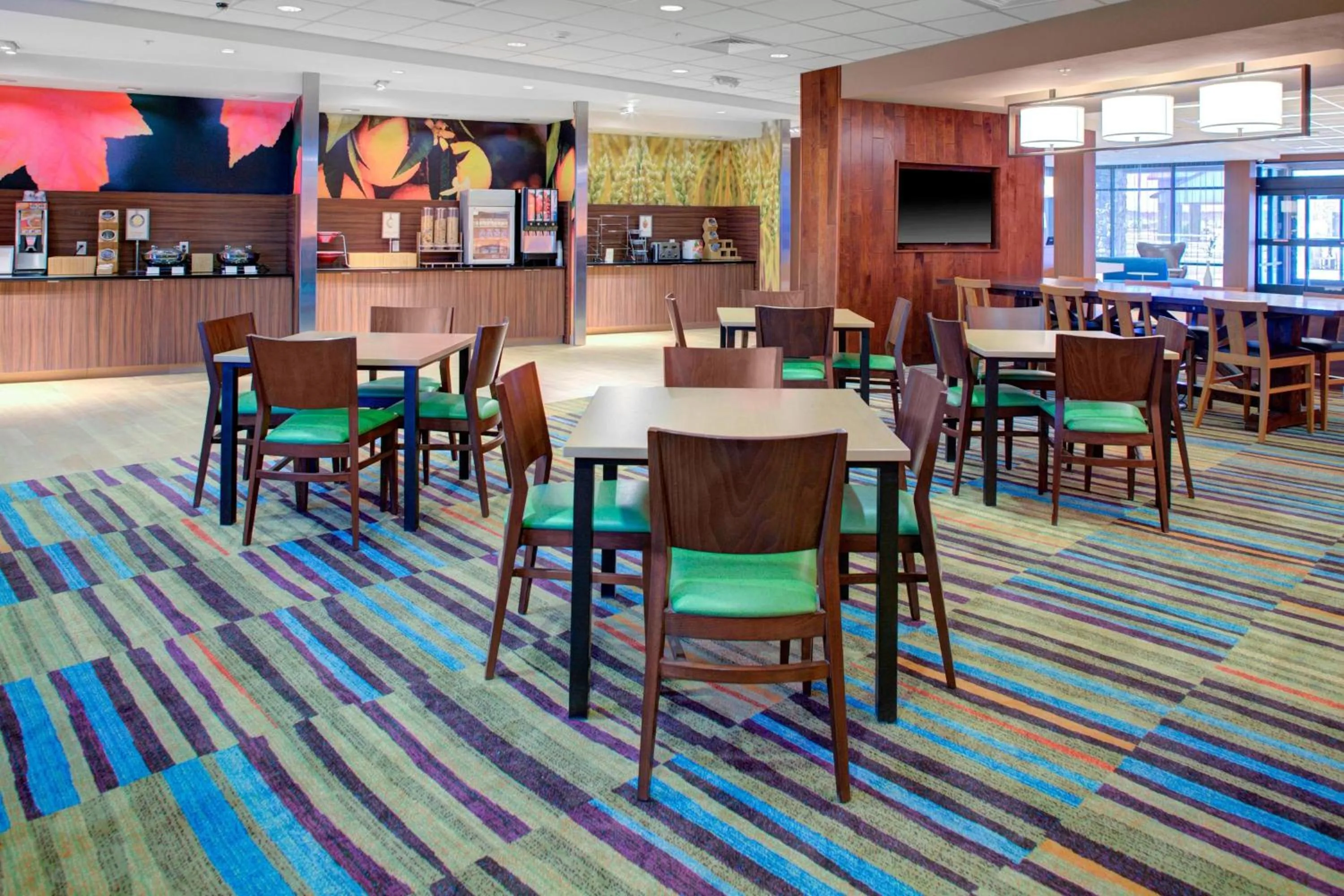 Breakfast in Fairfield Inn & Suites by Marriott Flagstaff East