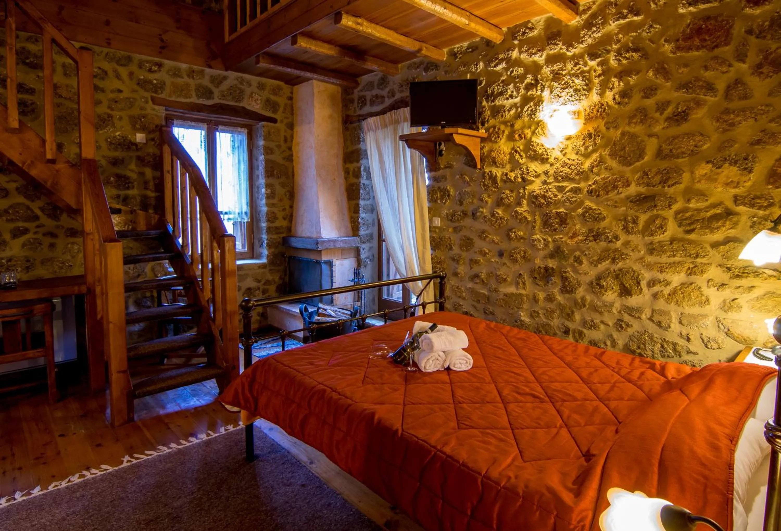 Photo of the whole room, Bed in Pigi Tarlampa Hotel