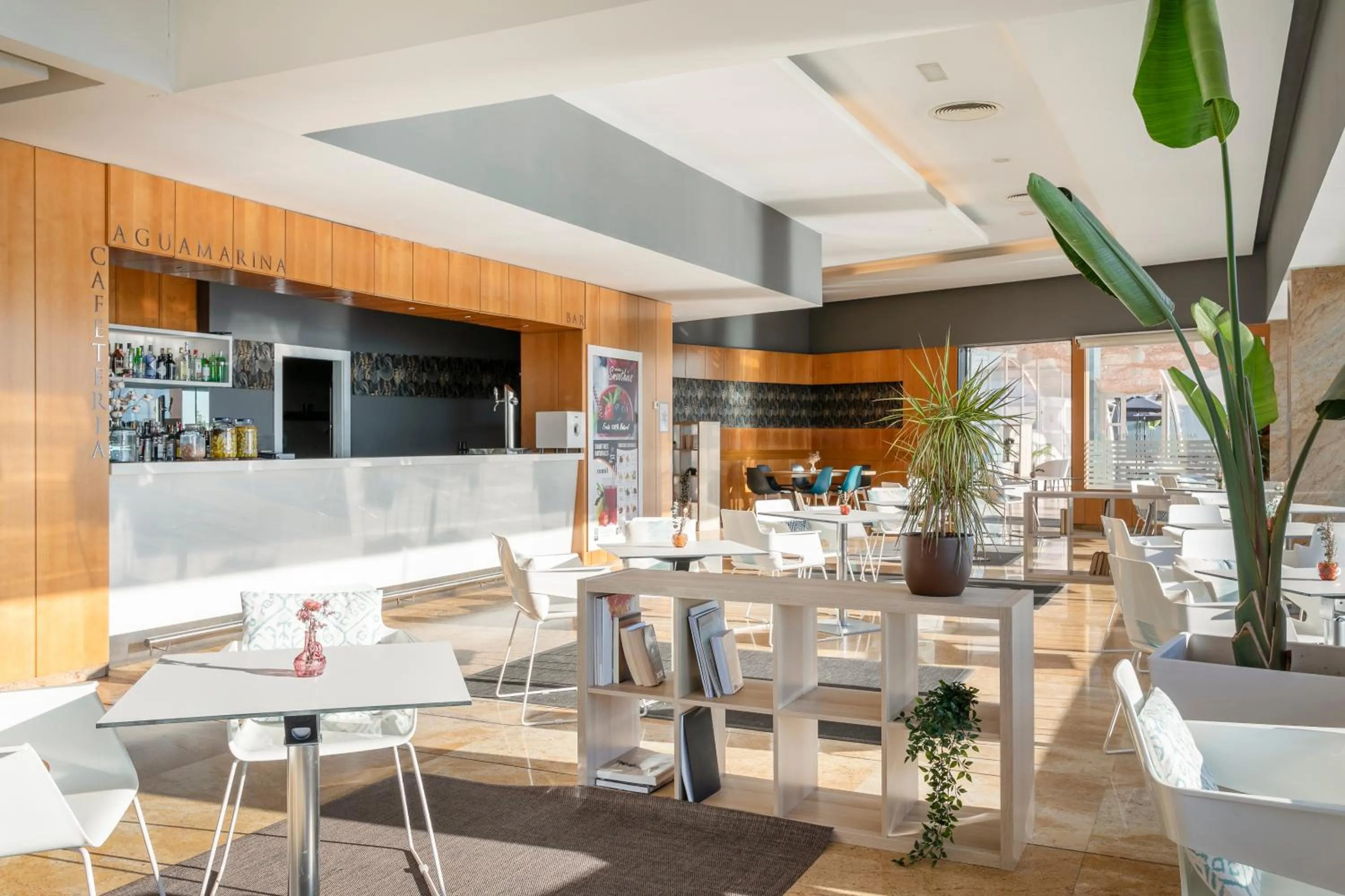 Restaurant/places to eat in Suites del Mar by Melia