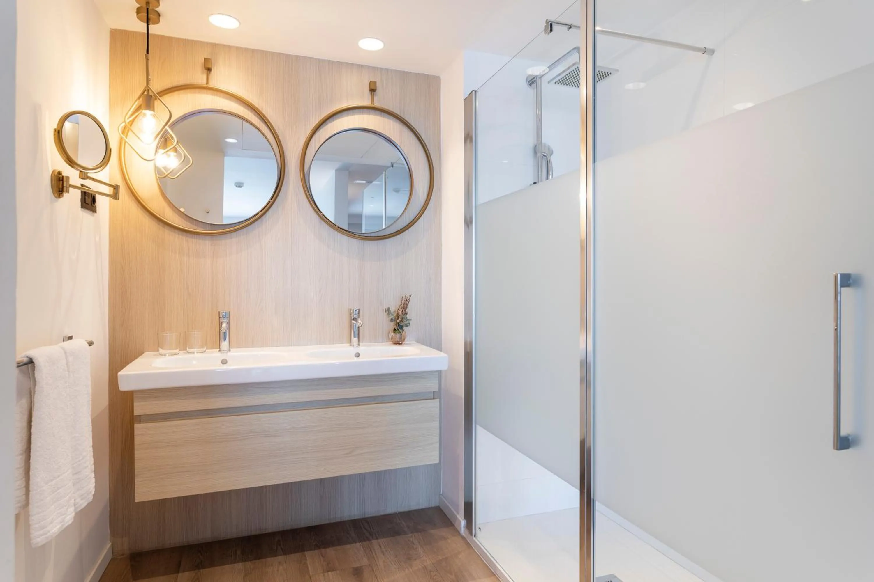 Bathroom in Suites del Mar by Melia