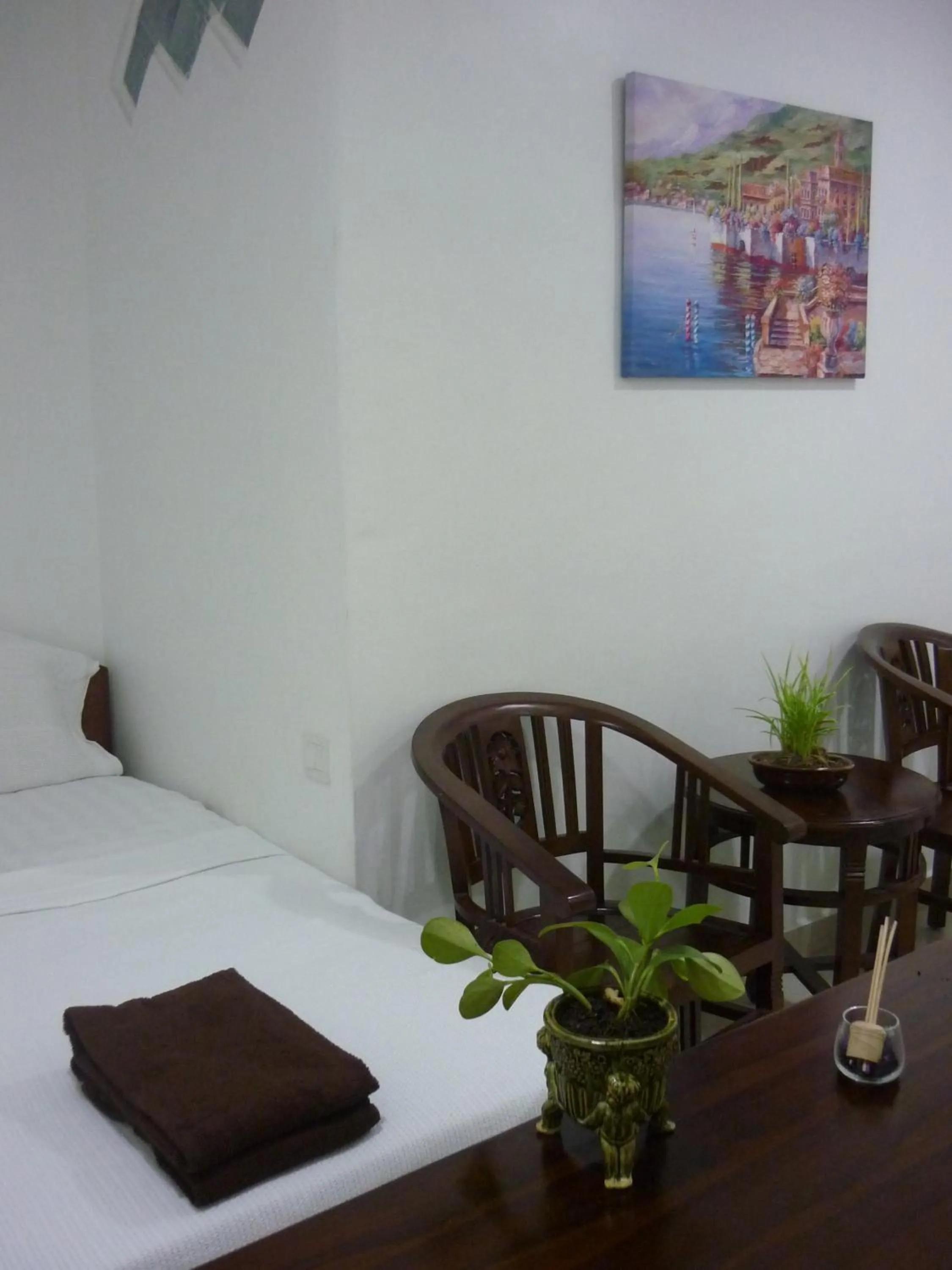 Bed in Hotel Paka INN