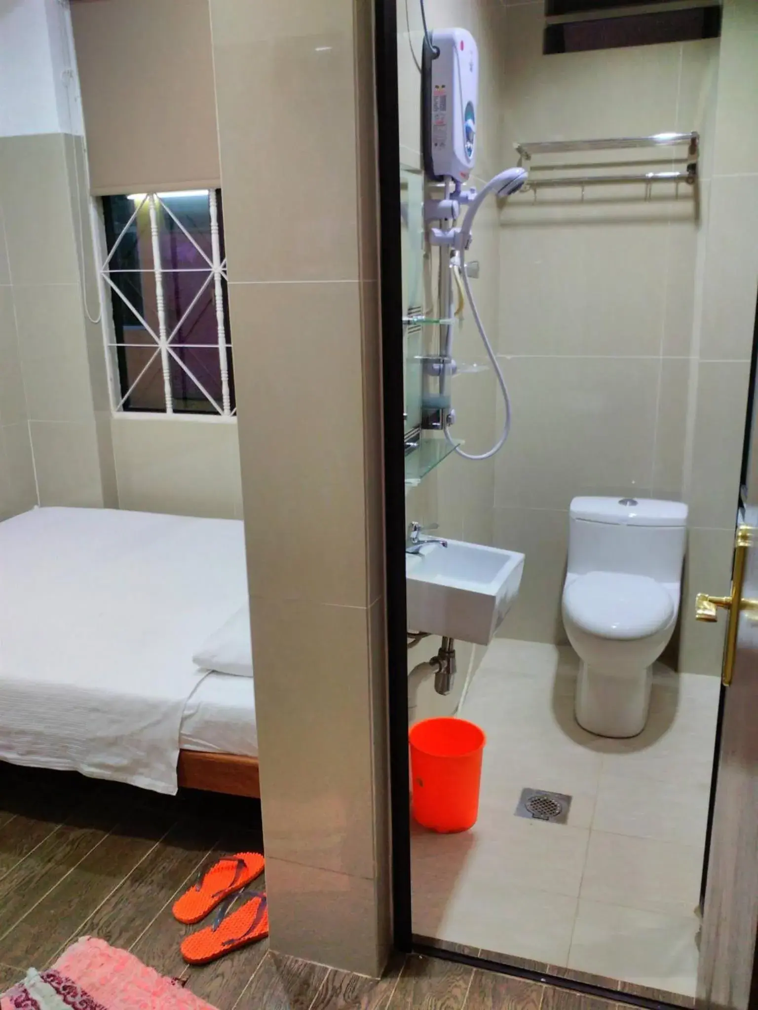 Economy Double Room in Hotel Paka INN Economy Double Room in Hotel Paka INN