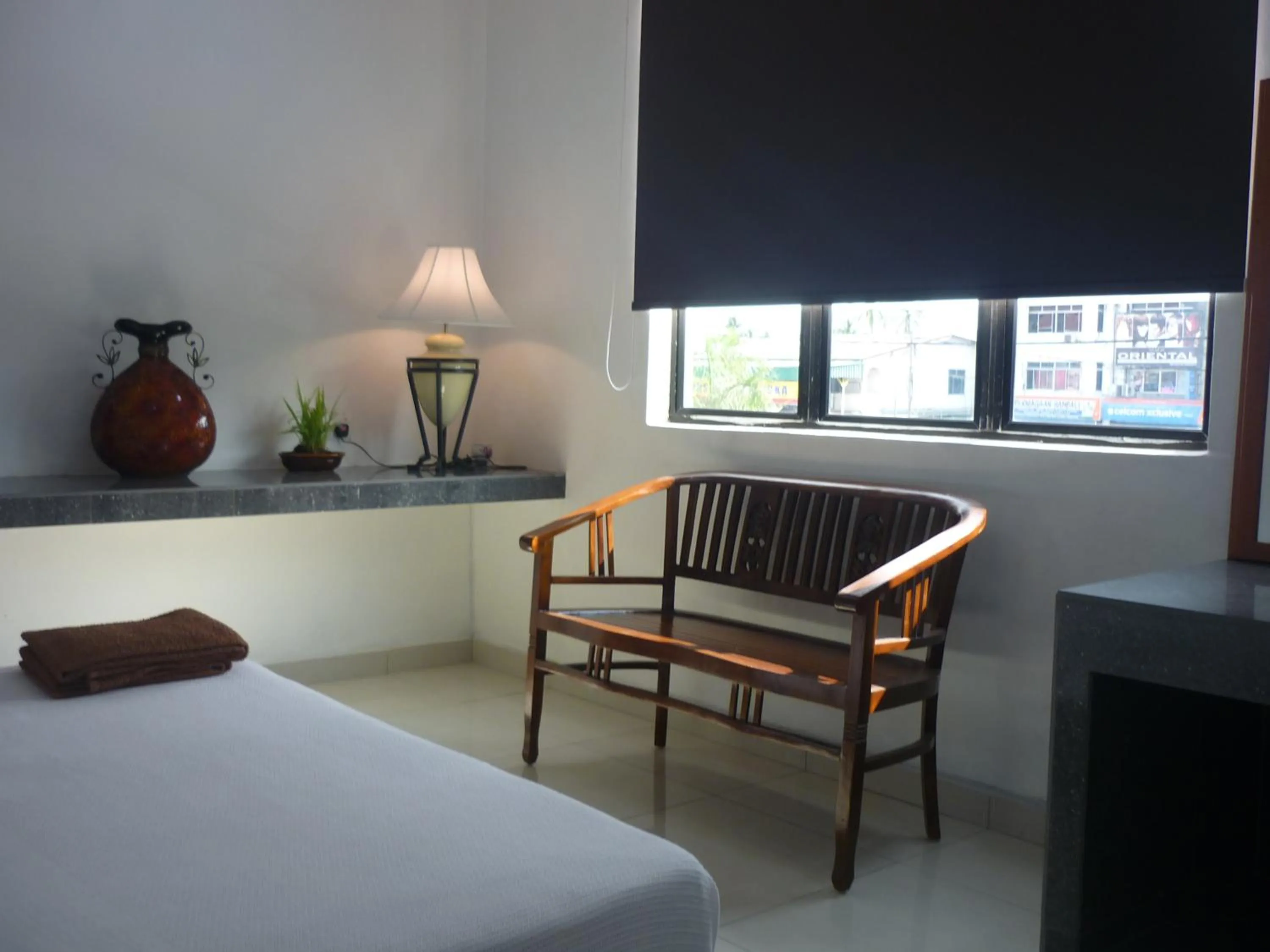 Bed in Hotel Paka INN