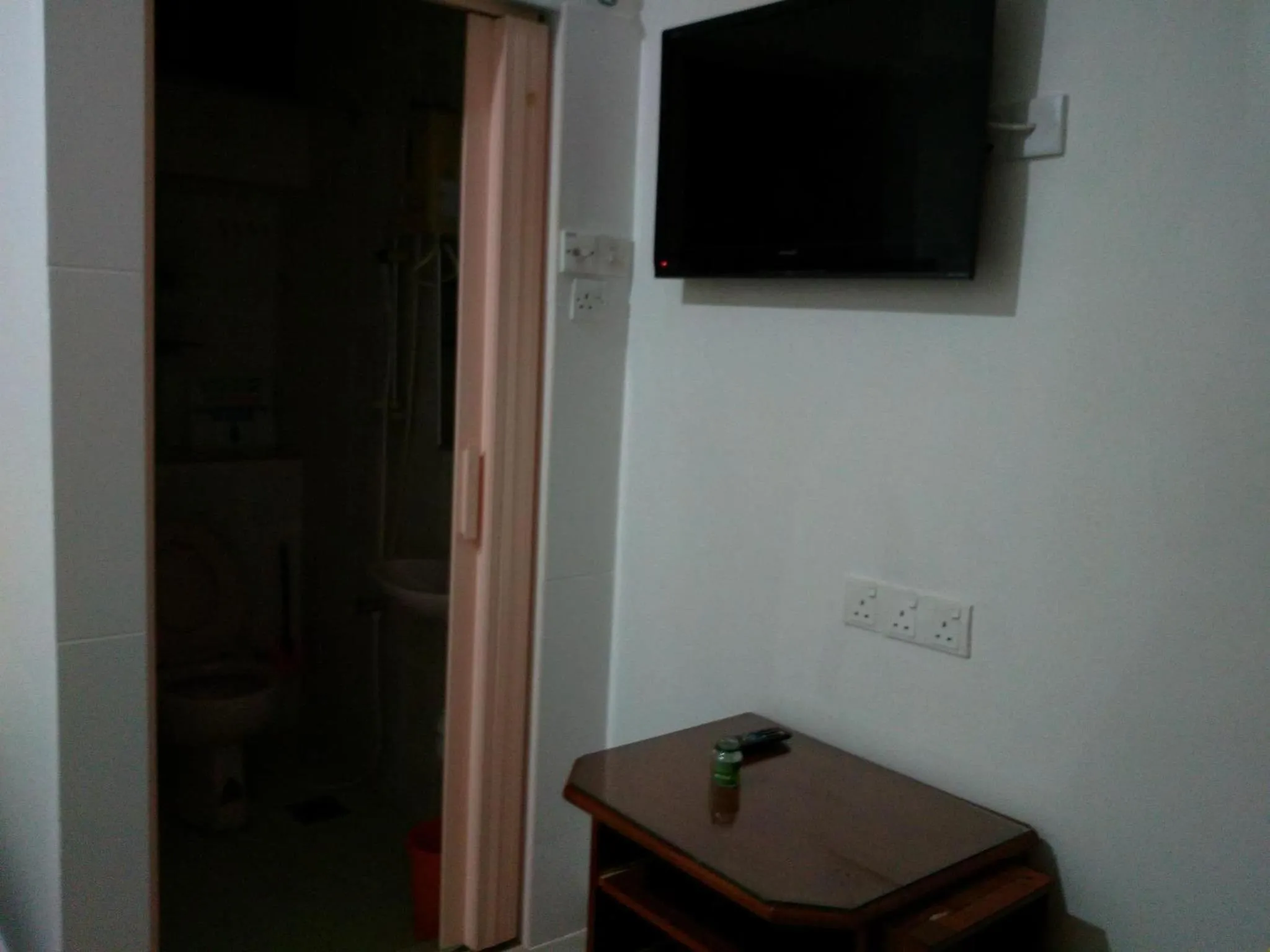 TV and multimedia in Hotel Paka INN