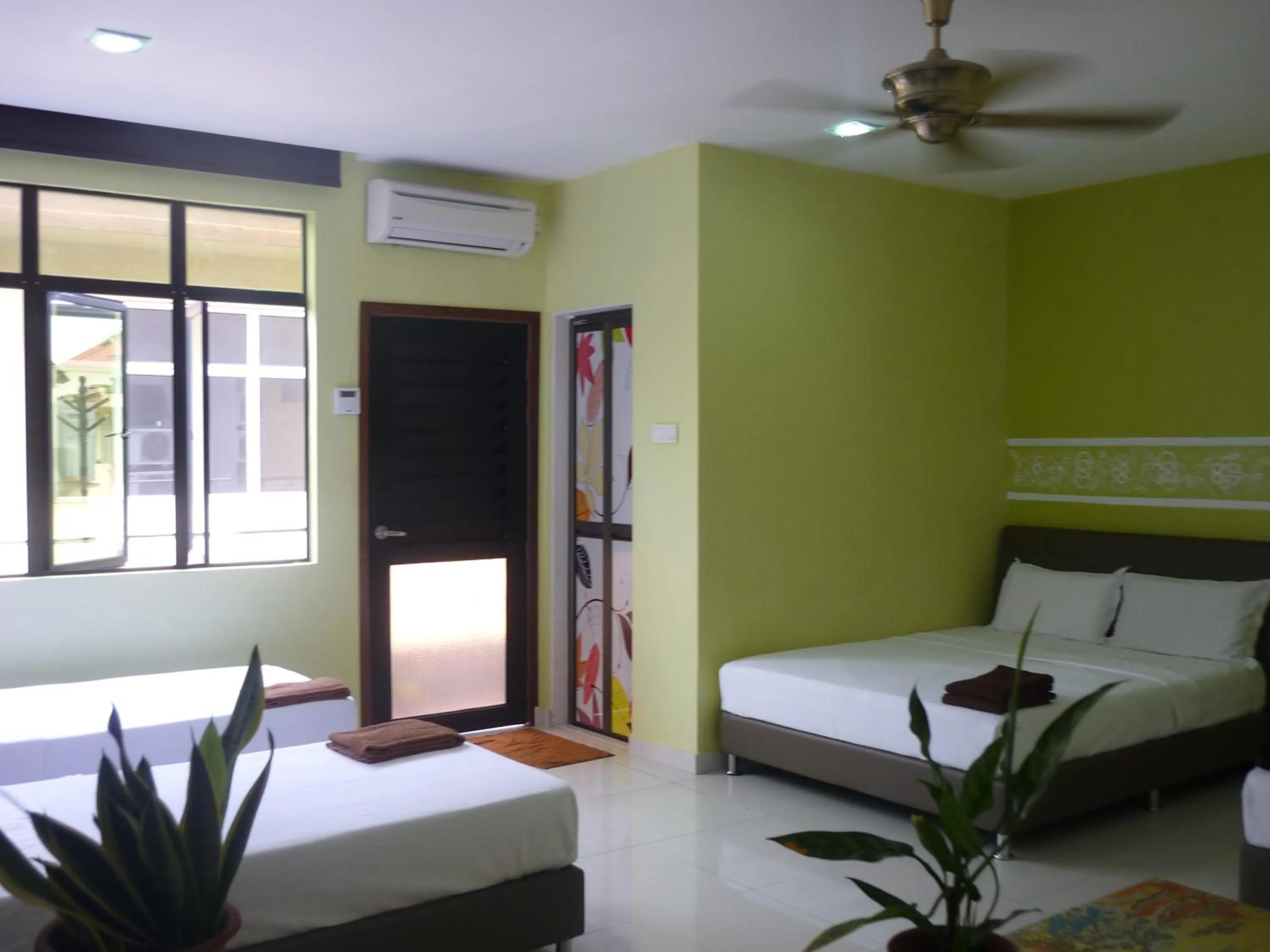 Bed in Hotel Paka INN