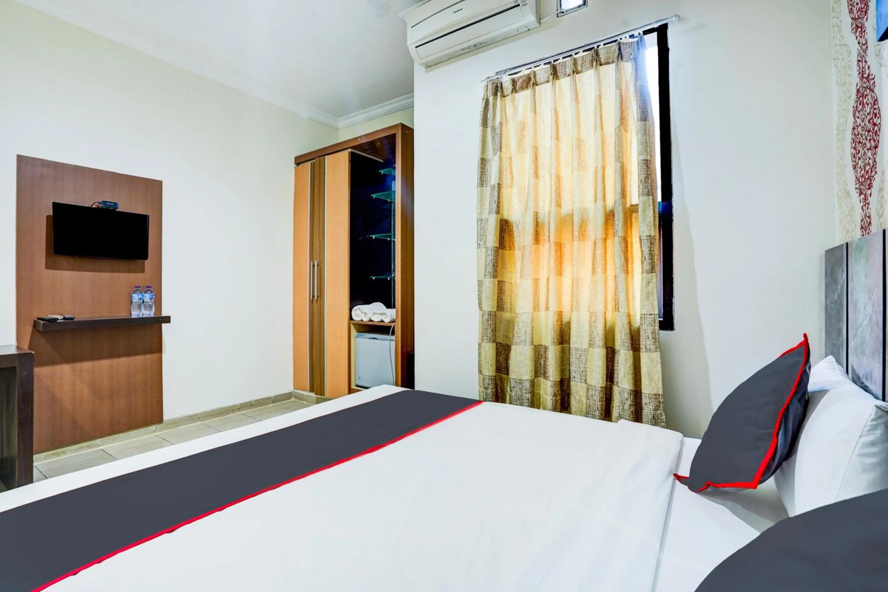 Bedroom, Bed in Hotel O Padang City Center Near Pantai Padang Formerly D'Dhave Hotel