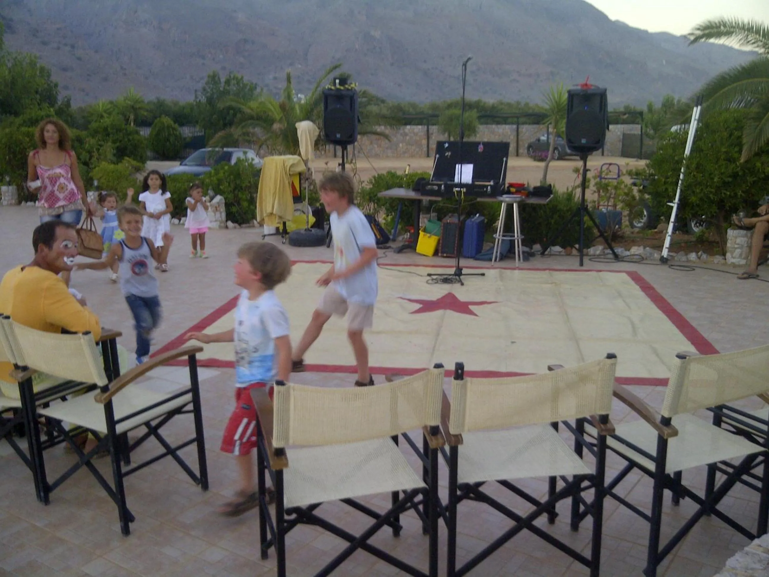 Karaoke in Kallicrates Village