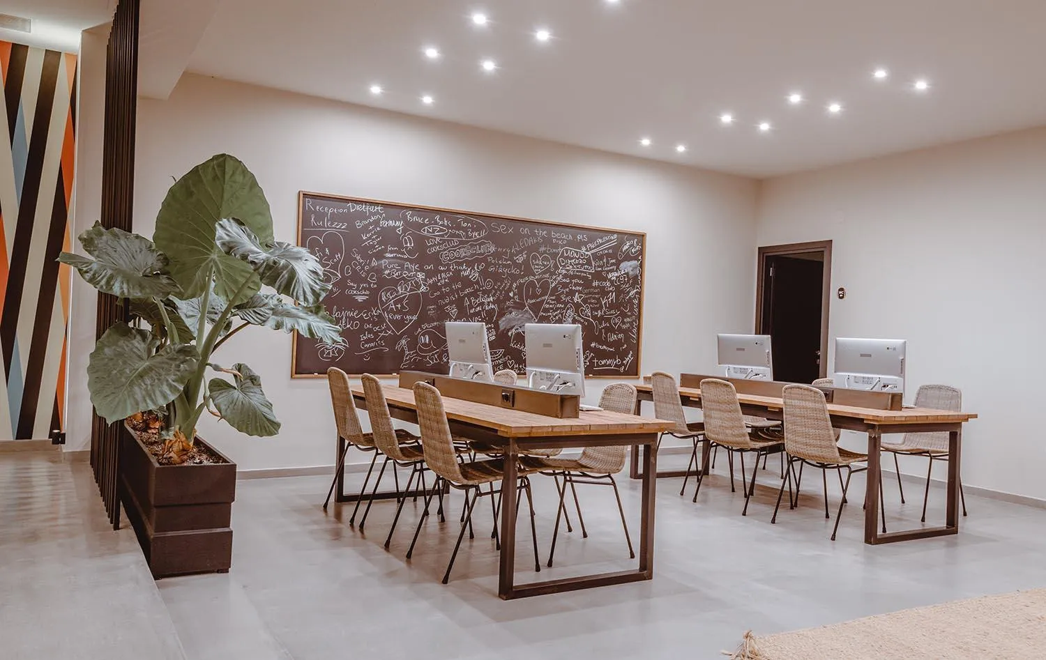 currency exchange in Cook's Club Hersonissos Crete