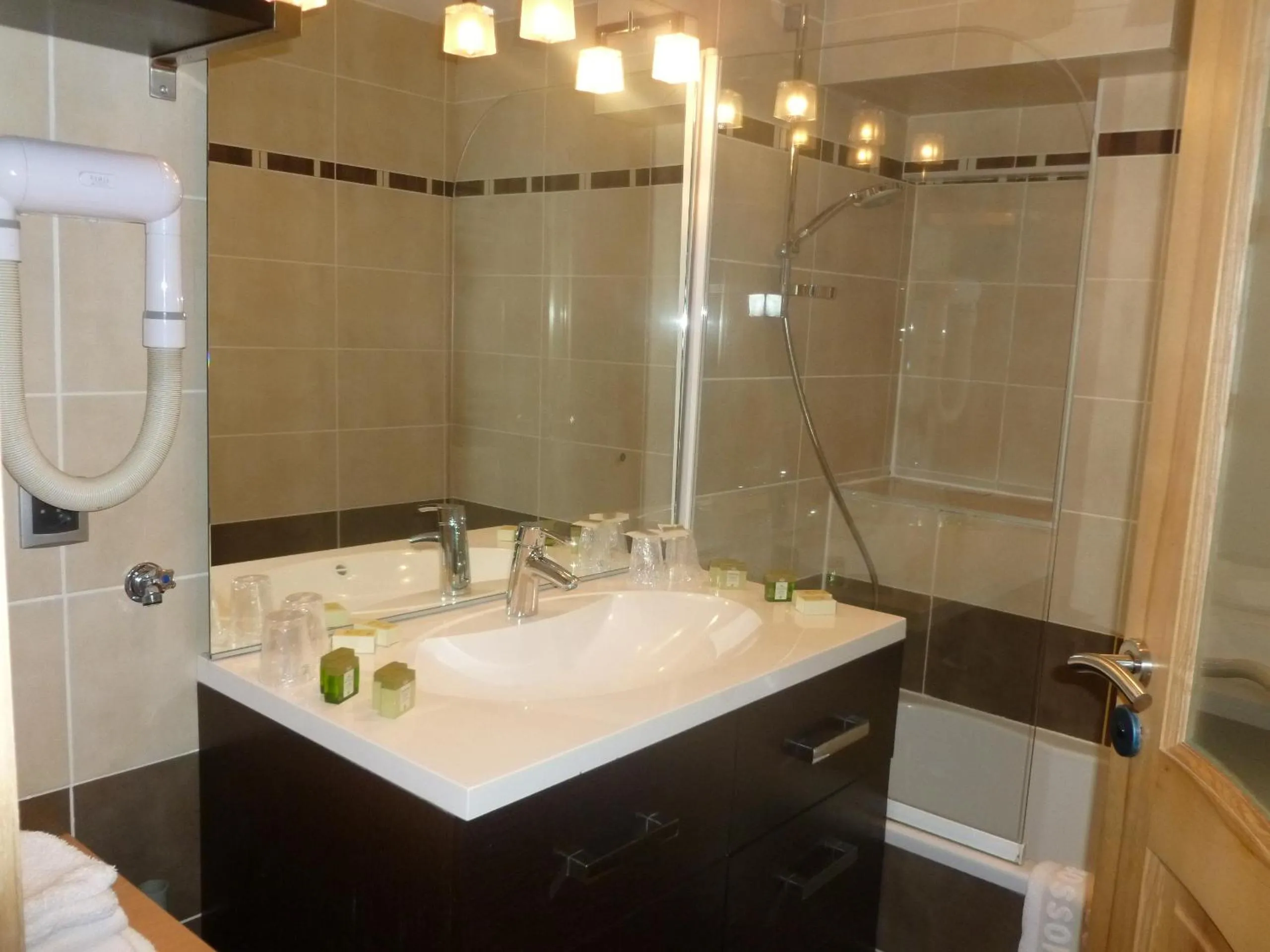 Bathroom in Aiguille du Midi - Hôtel & Restaurant