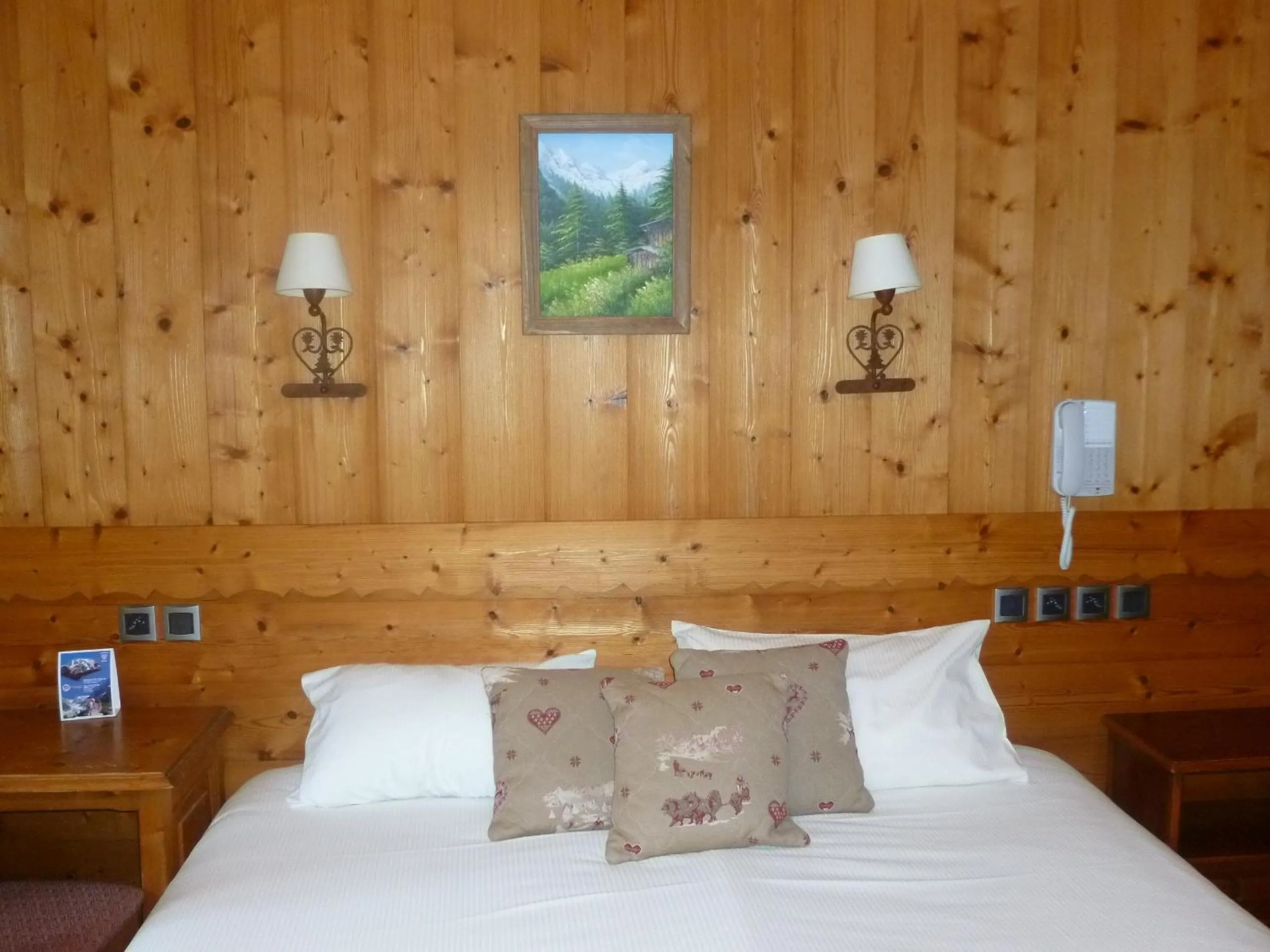 Bed in Aiguille du Midi - Hôtel & Restaurant