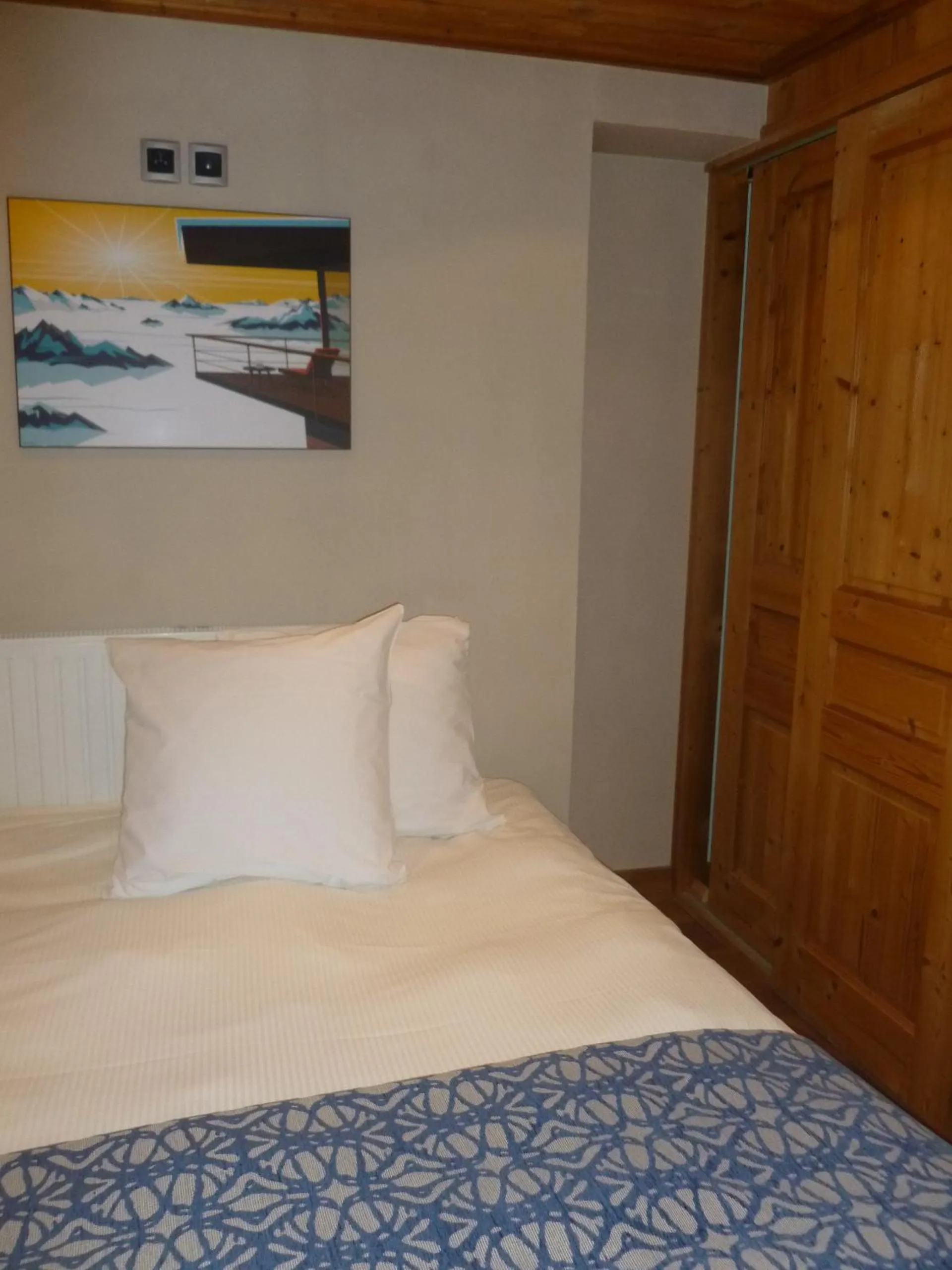 Bedroom, Bed in Aiguille du Midi - Hôtel & Restaurant