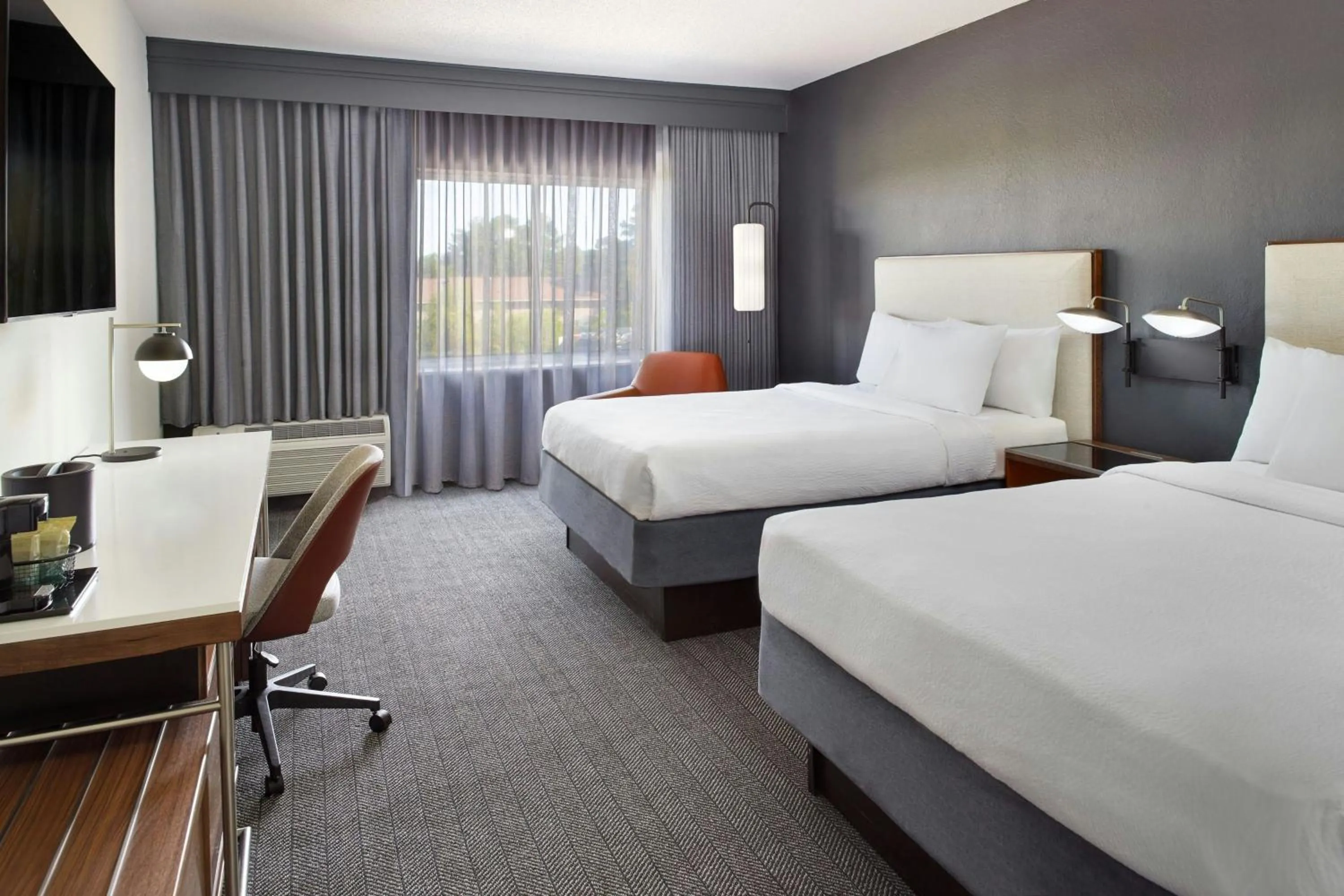 Photo of the whole room, Bed in Courtyard by Marriott Myrtle Beach Broadway