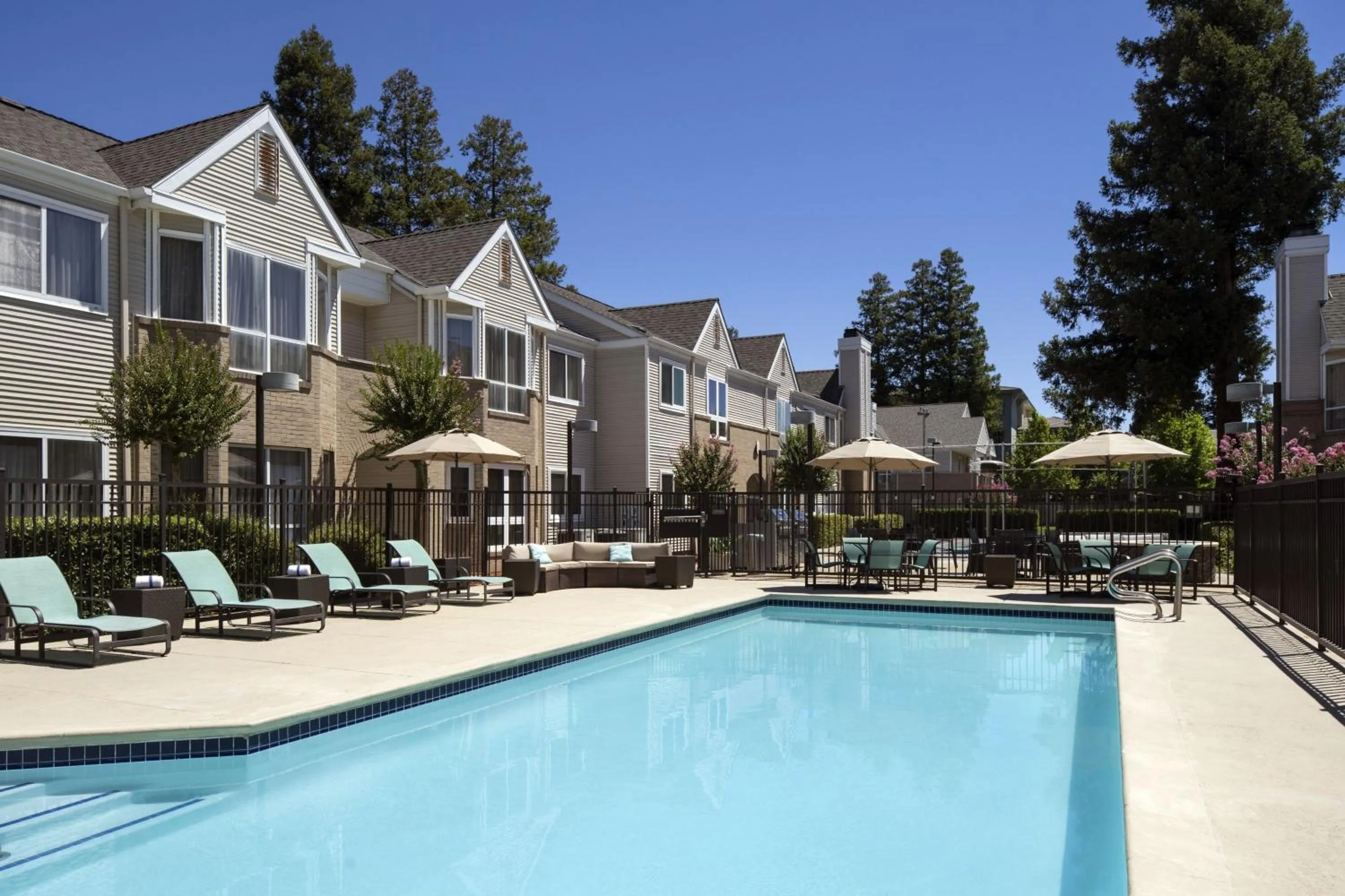 Swimming pool in Residence Inn Pleasant Hill Concord