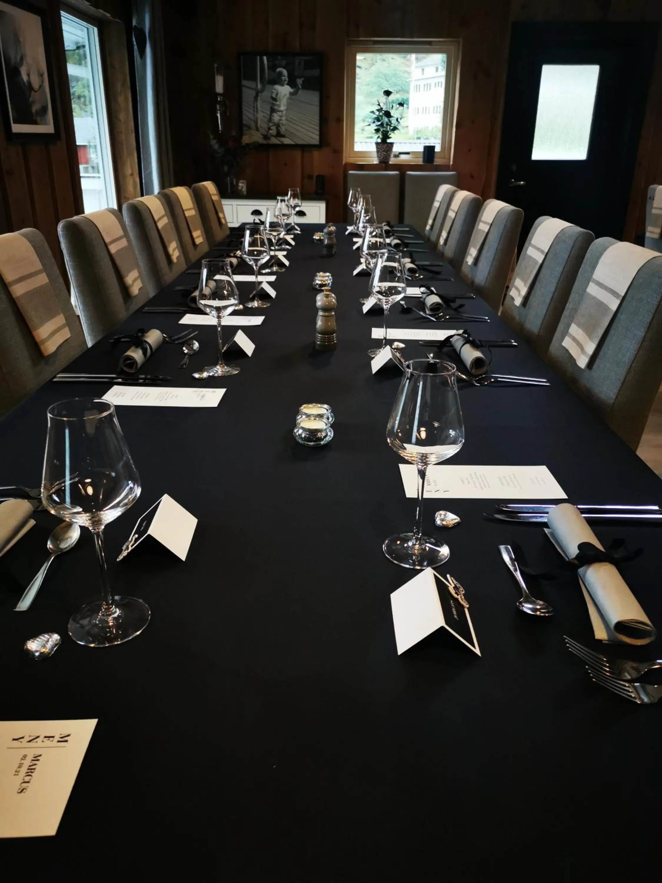 Restaurant/places to eat in Flåm Marina