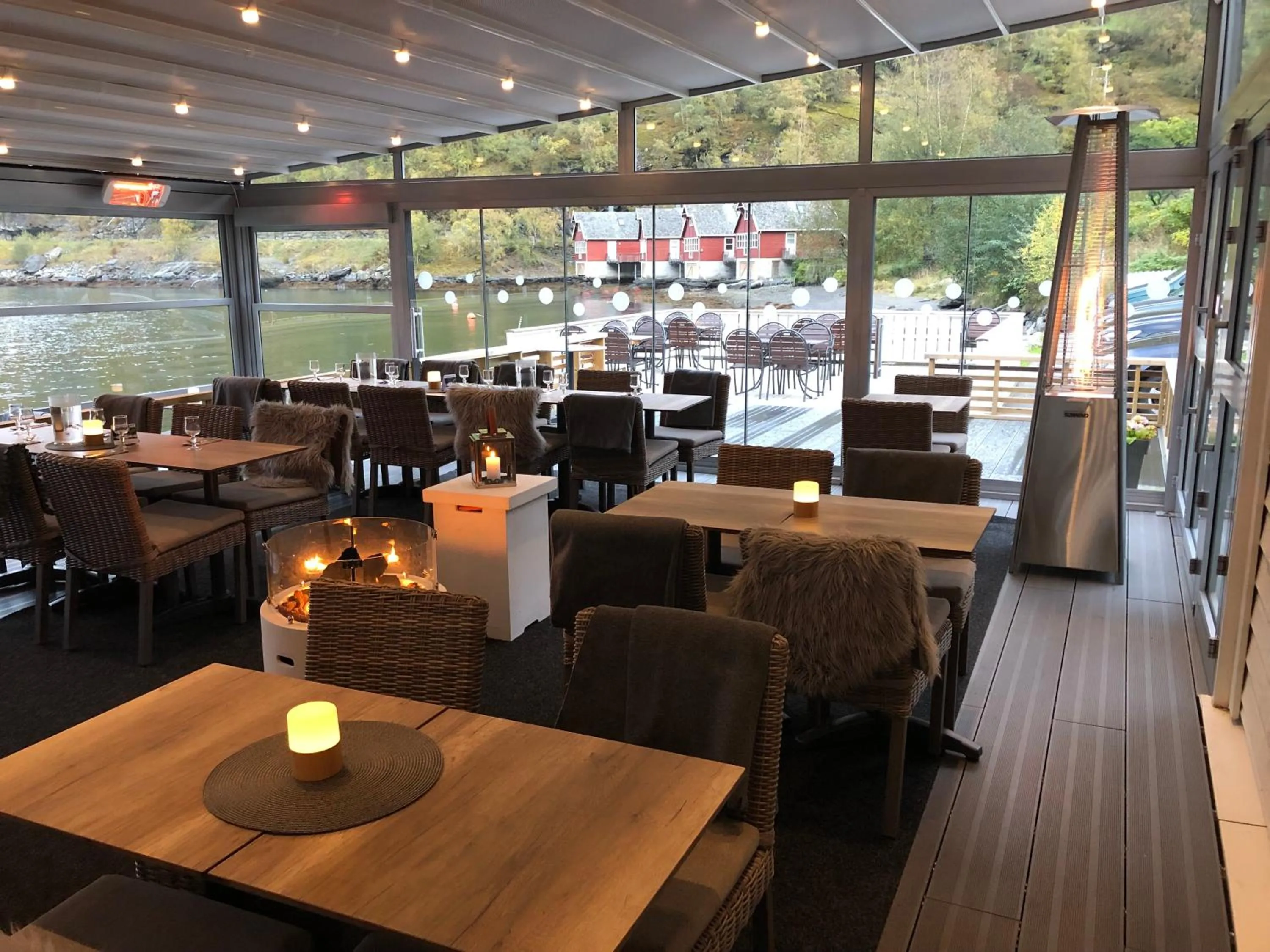 Restaurant/places to eat in Flåm Marina