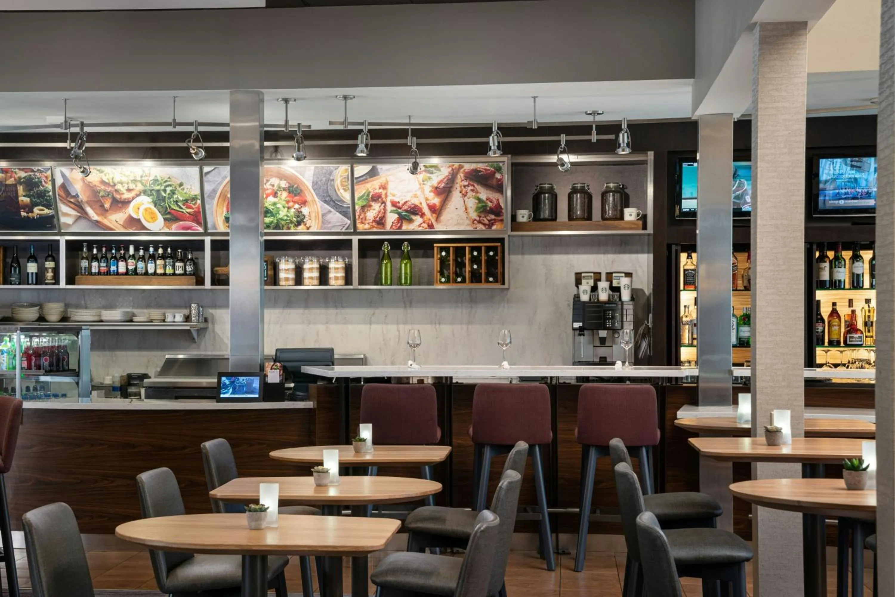 Restaurant/places to eat in Courtyard by Marriott Pleasanton