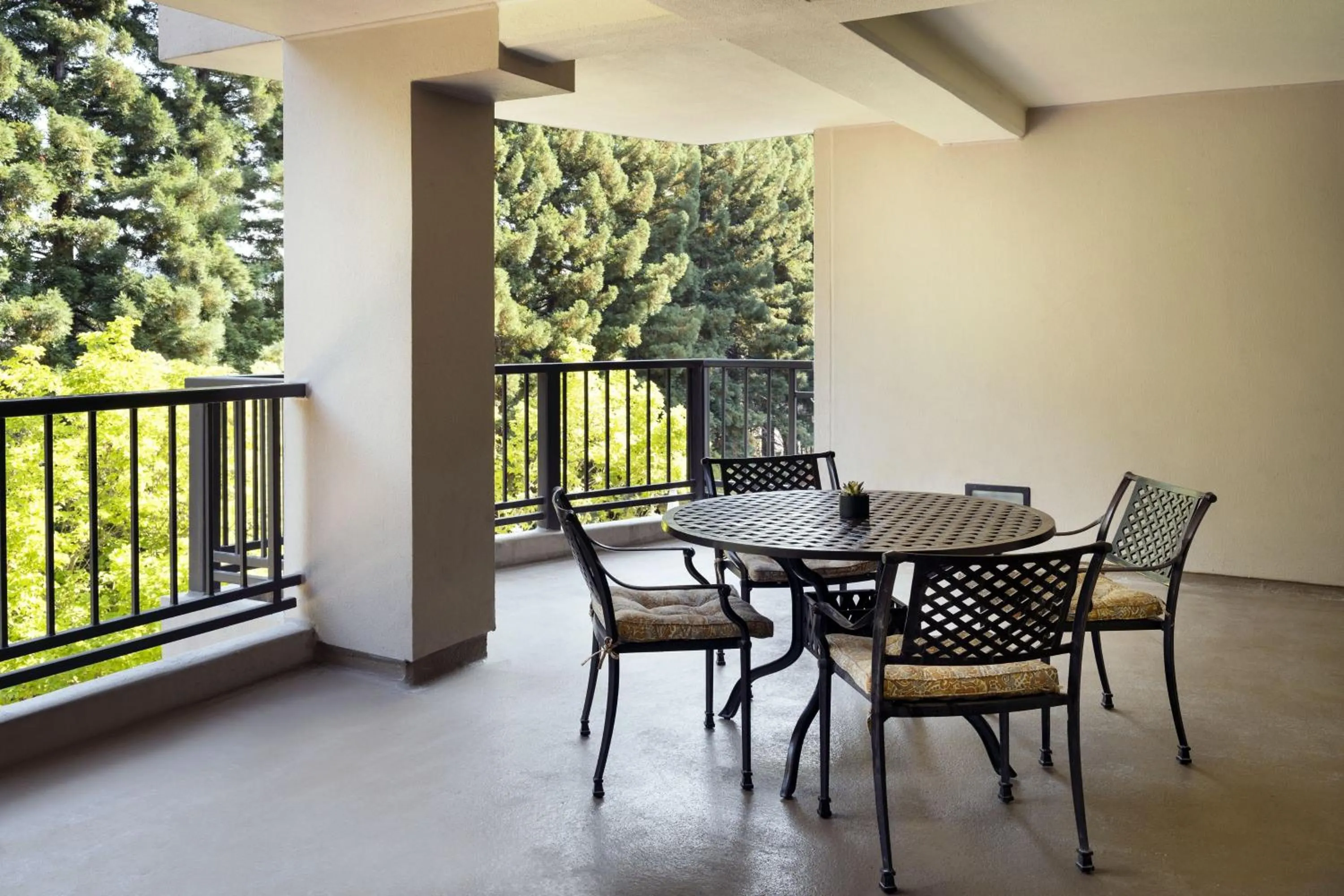 Photo of the whole room in San Ramon Marriott