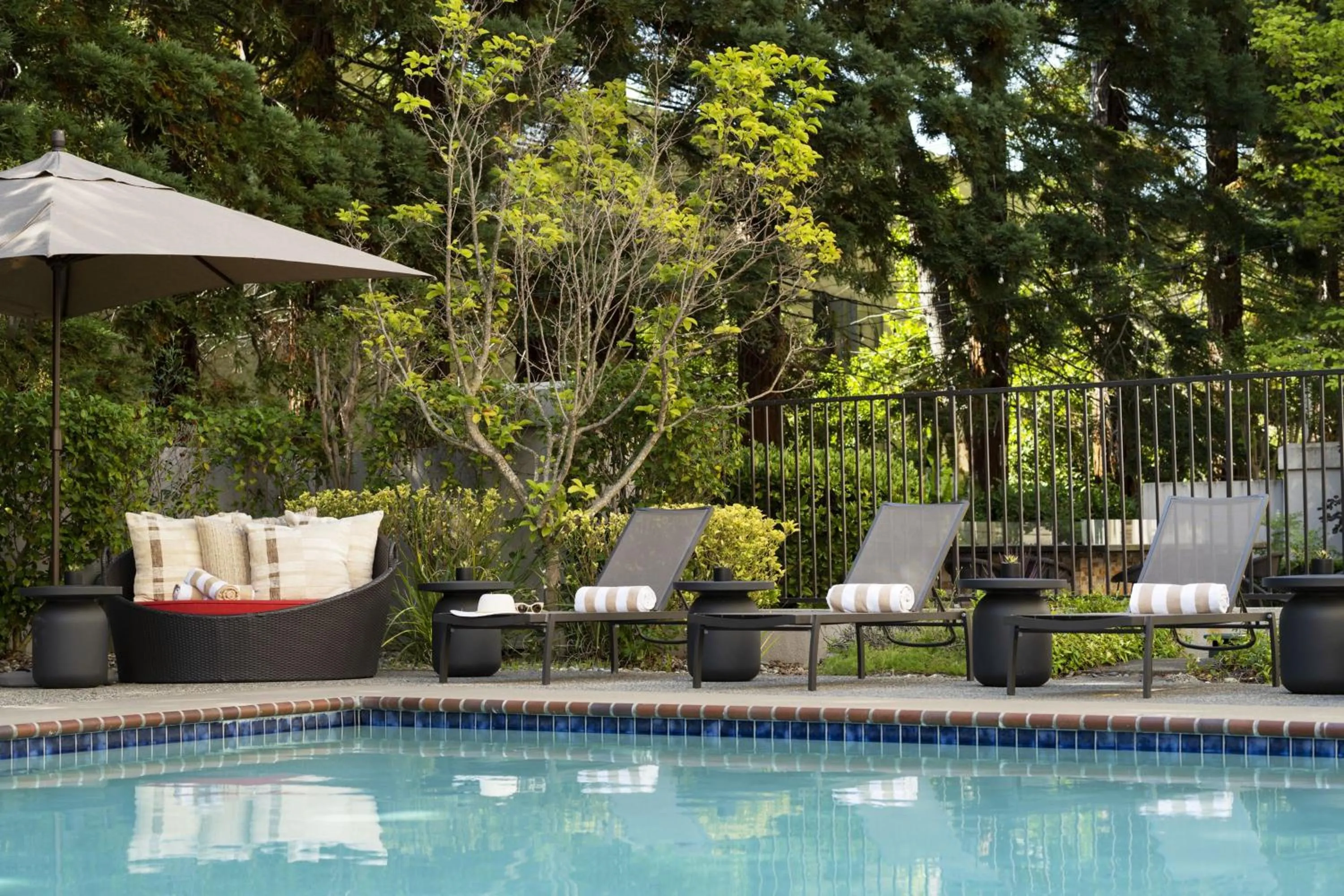Swimming pool in San Ramon Marriott