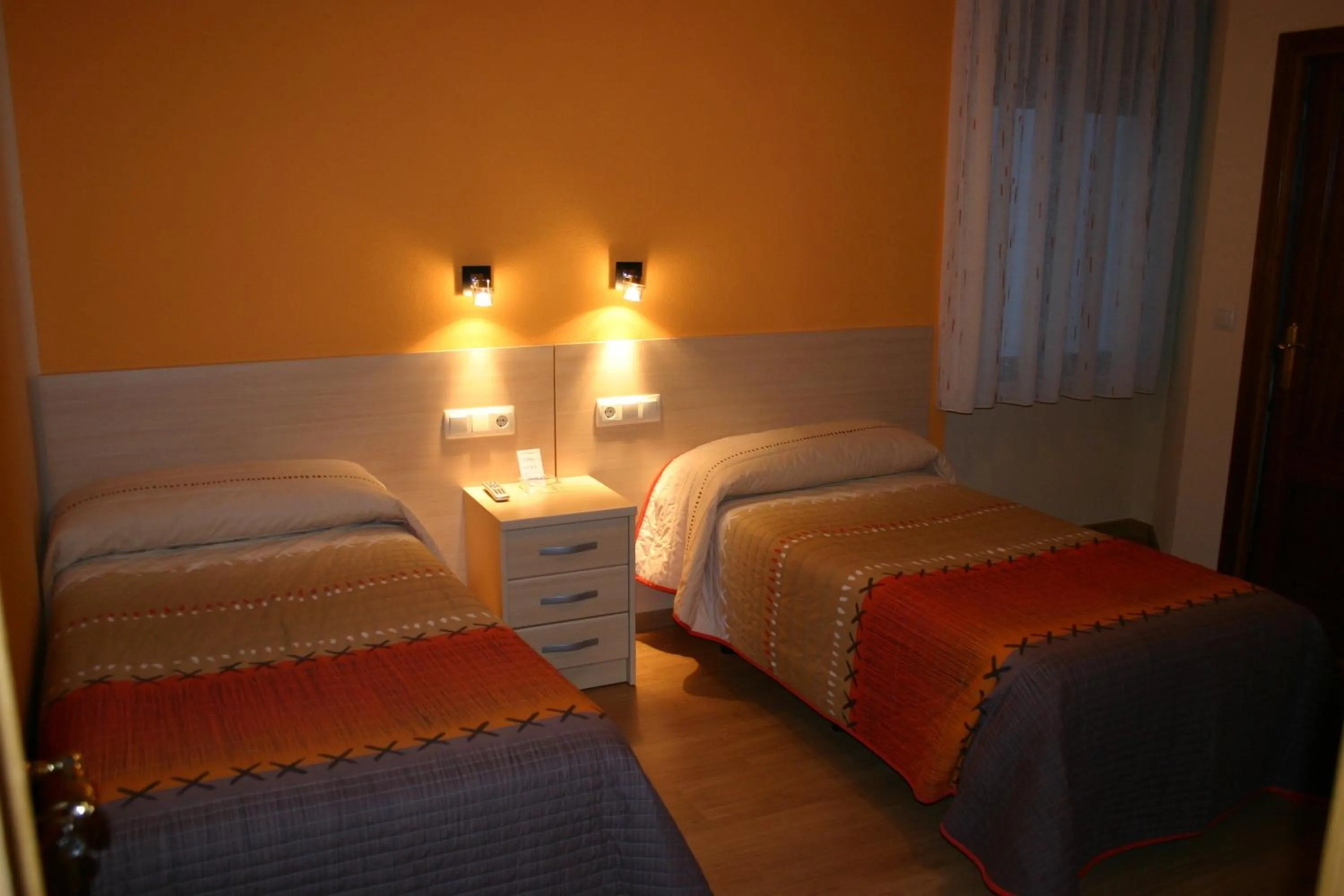 Bedroom, Bed in Hostal Hispanico I