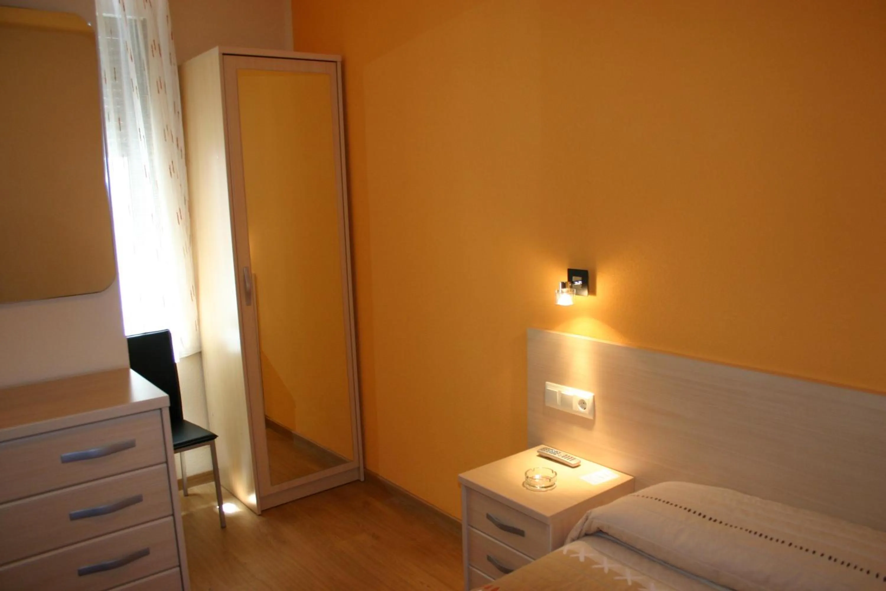 Bedroom, Bed in Hostal Hispanico I