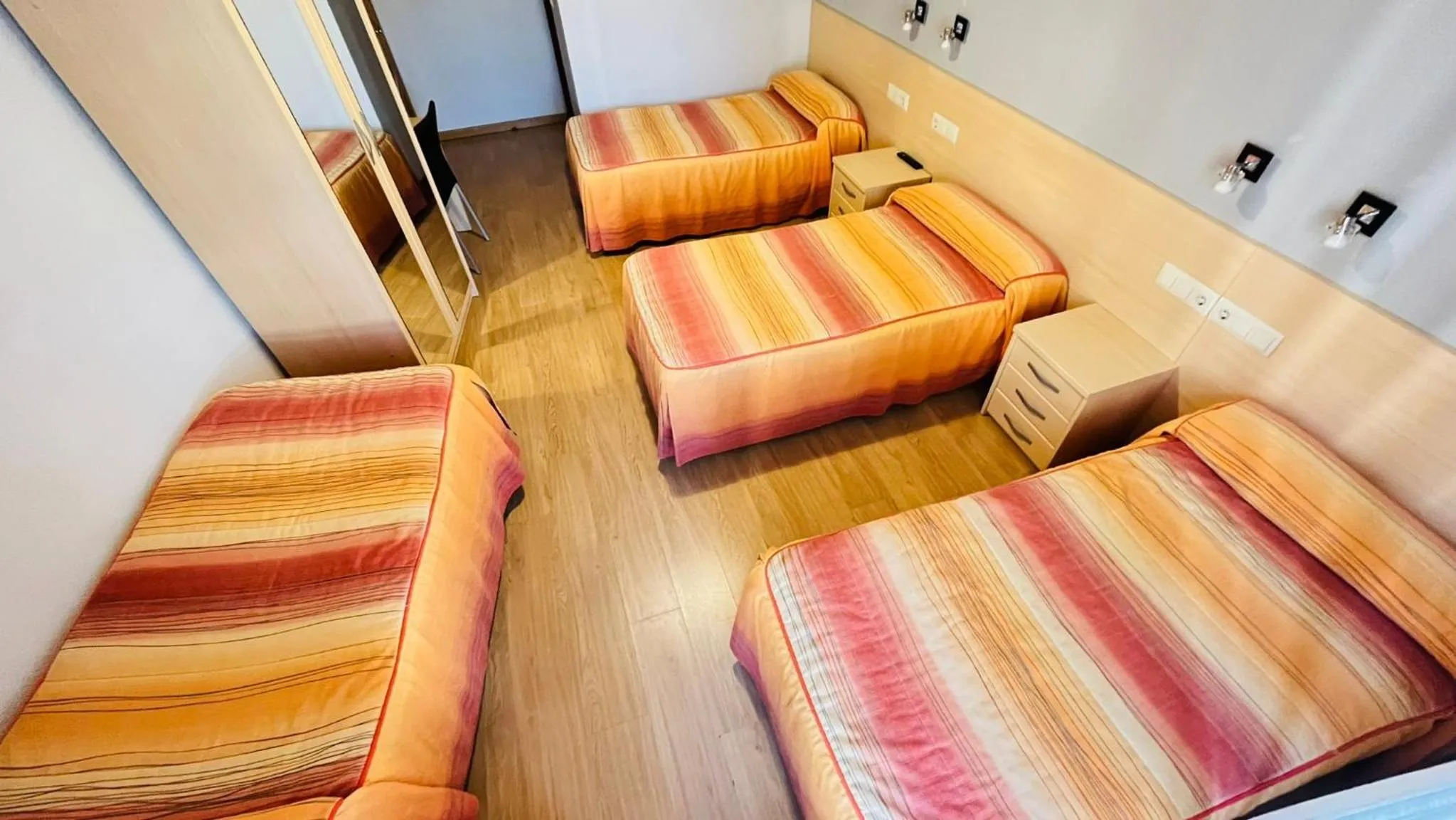 Bedroom, Bed in Hostal Hispanico I