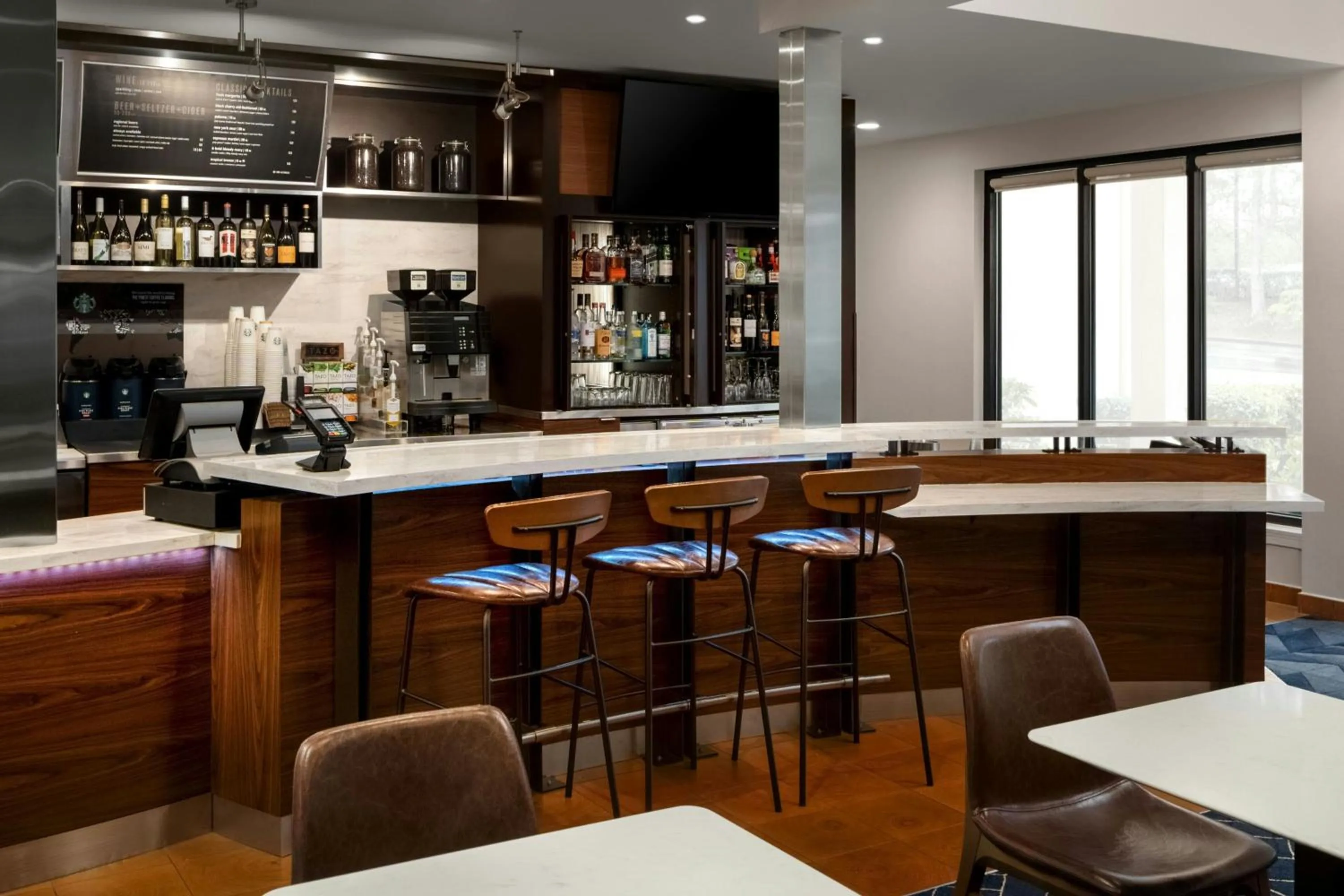 Breakfast in Courtyard by Marriott Portland Beaverton