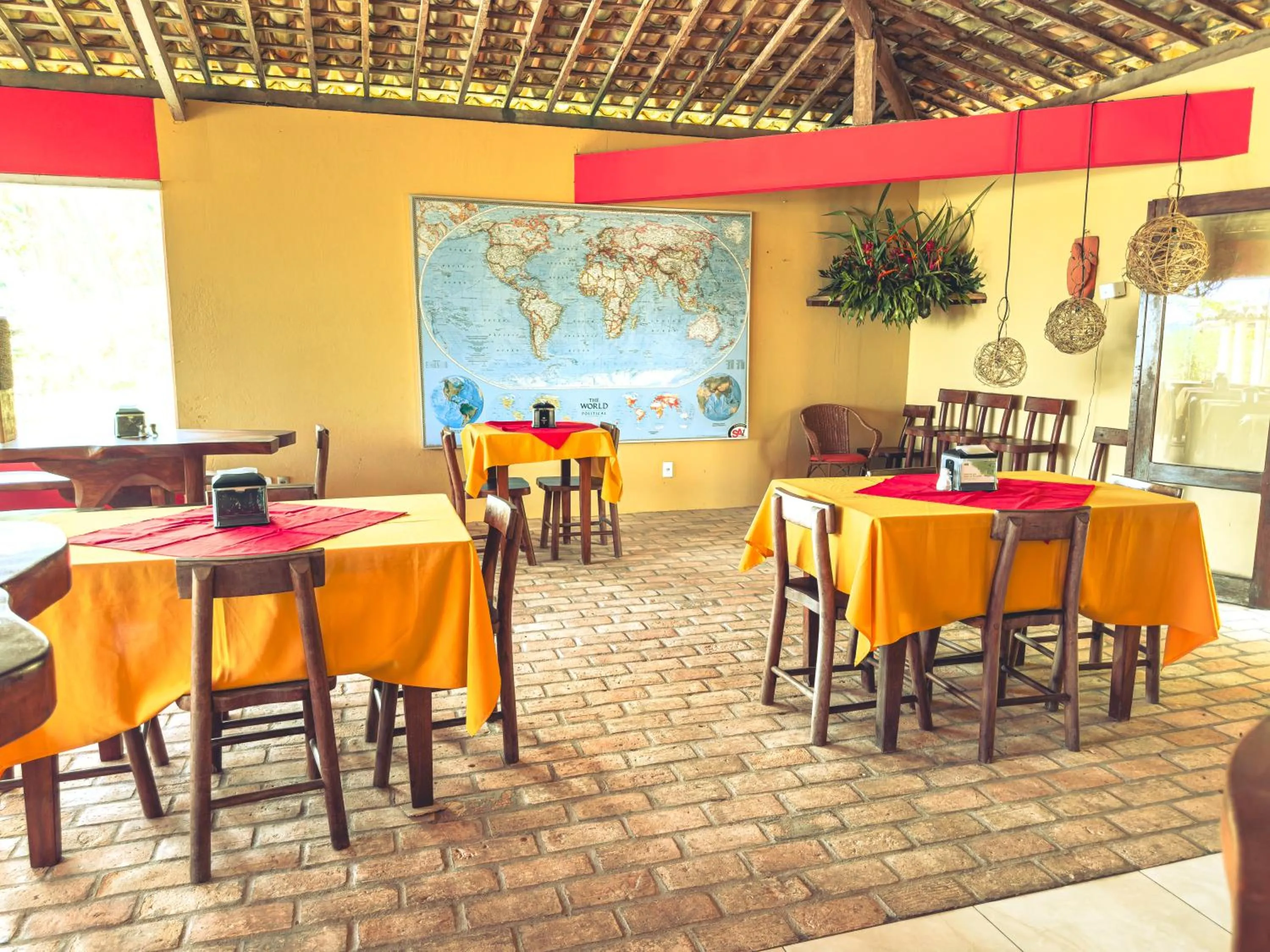 Restaurant/places to eat in Igarakuê Flat