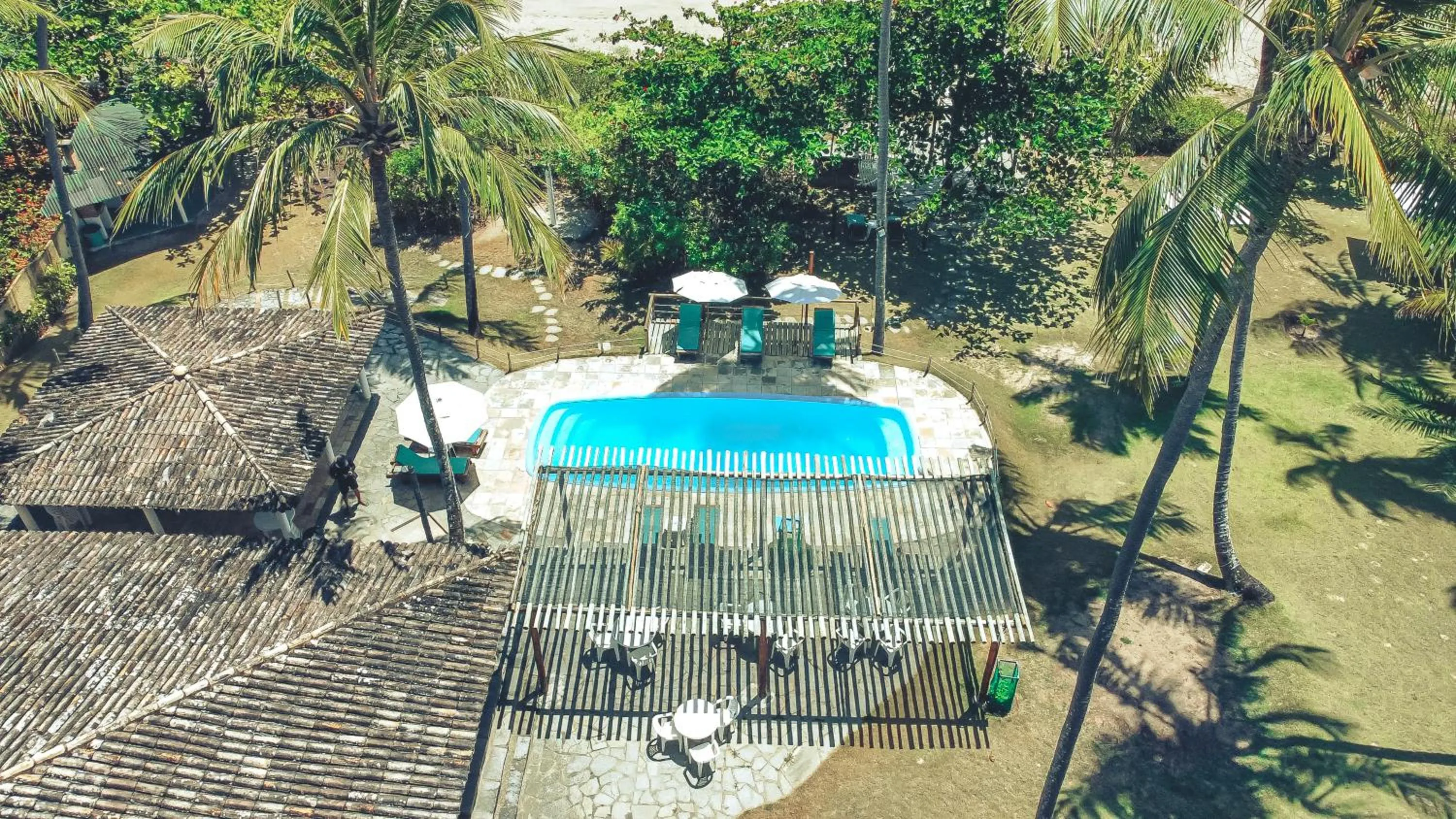 Swimming pool in Igarakuê Flat