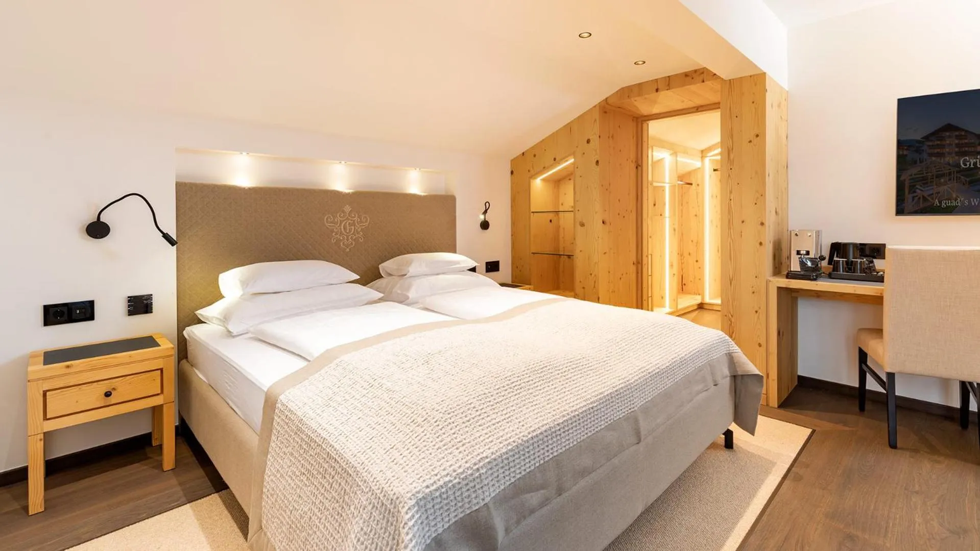 Bed in Hotel Grünauerhof