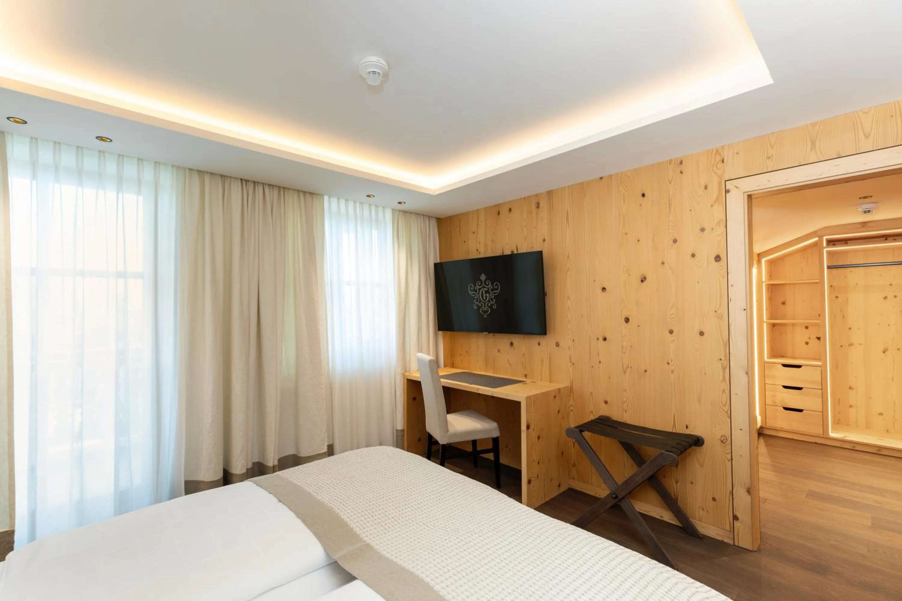 Photo of the whole room, Bed in Hotel Grünauerhof