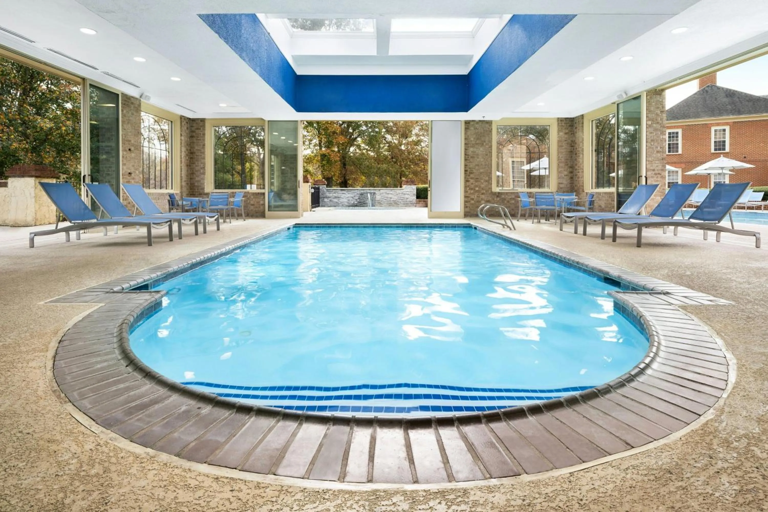 Swimming pool in Marriott's Manor Club at Ford's Colony