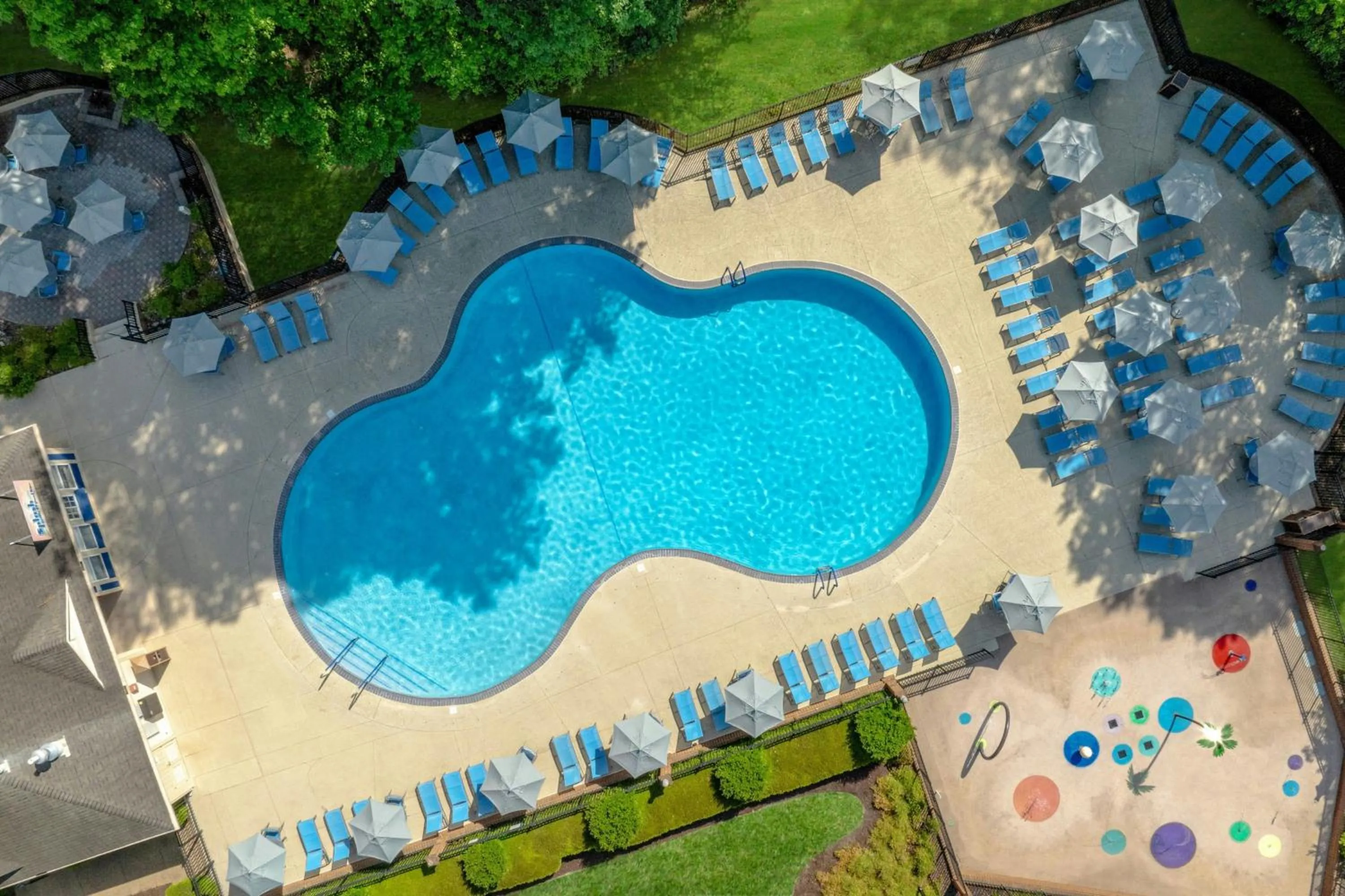 Swimming pool in Marriott's Manor Club at Ford's Colony
