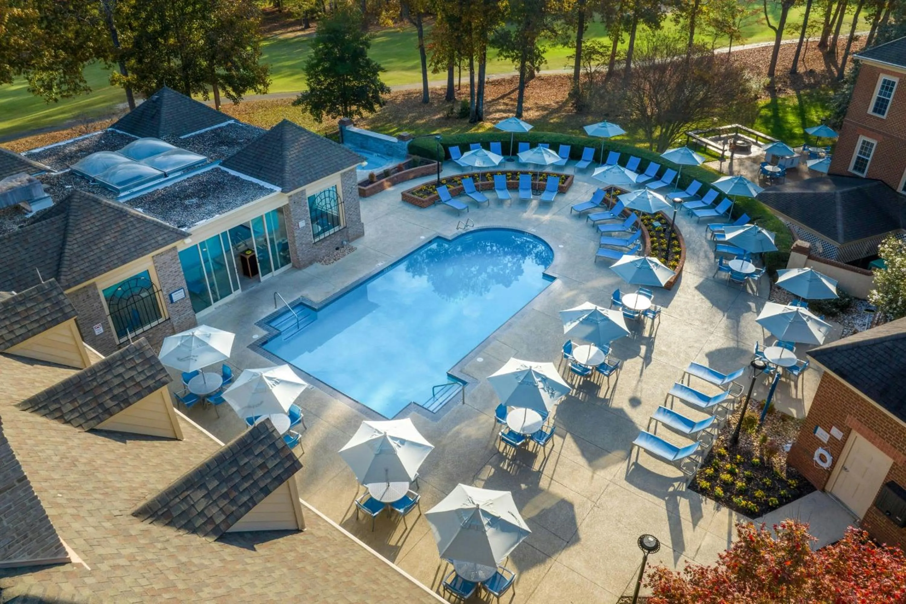 Swimming pool in Marriott's Manor Club at Ford's Colony