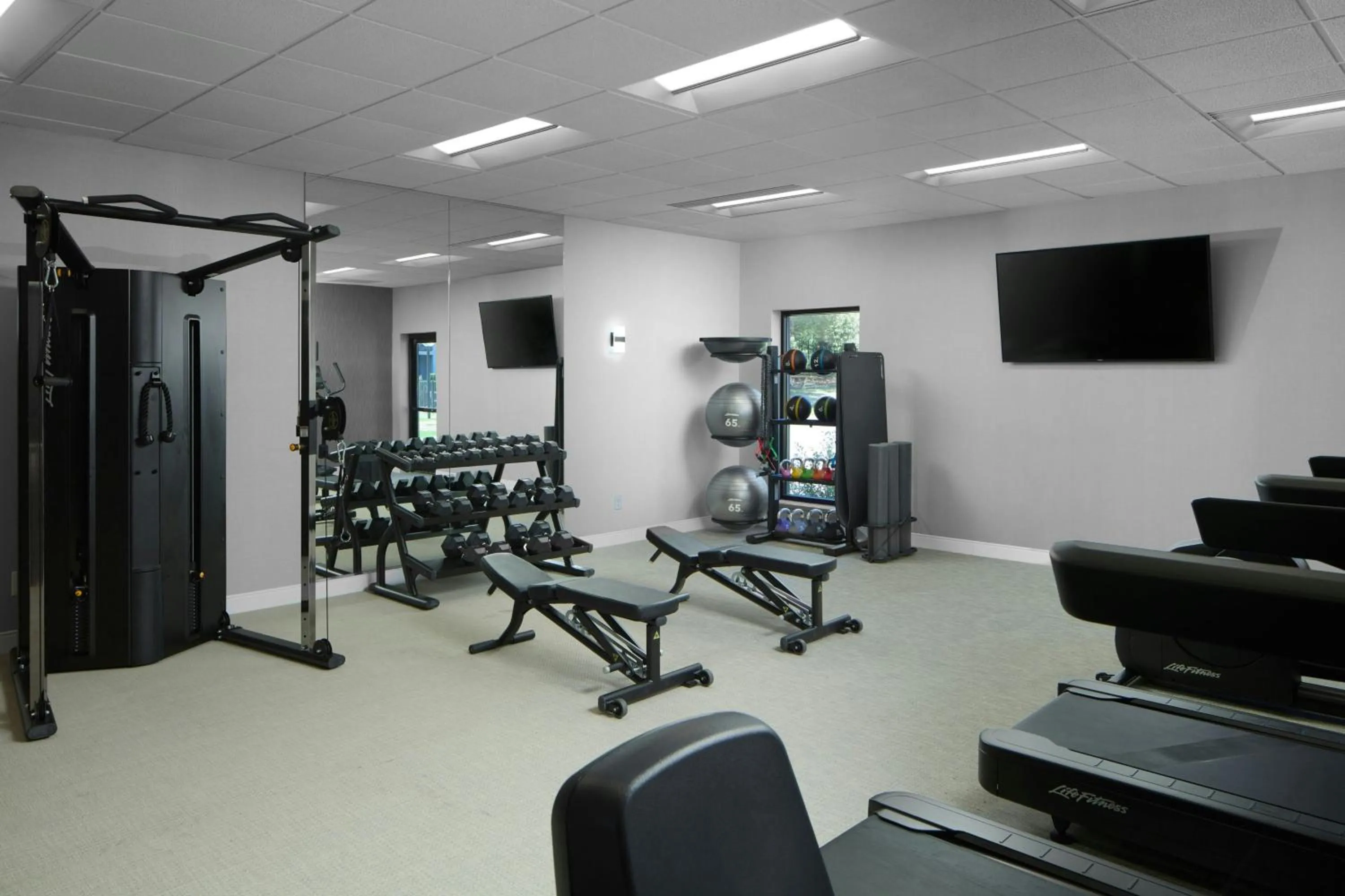 Fitness centre/facilities in Courtyard Williamsburg - Busch Gardens