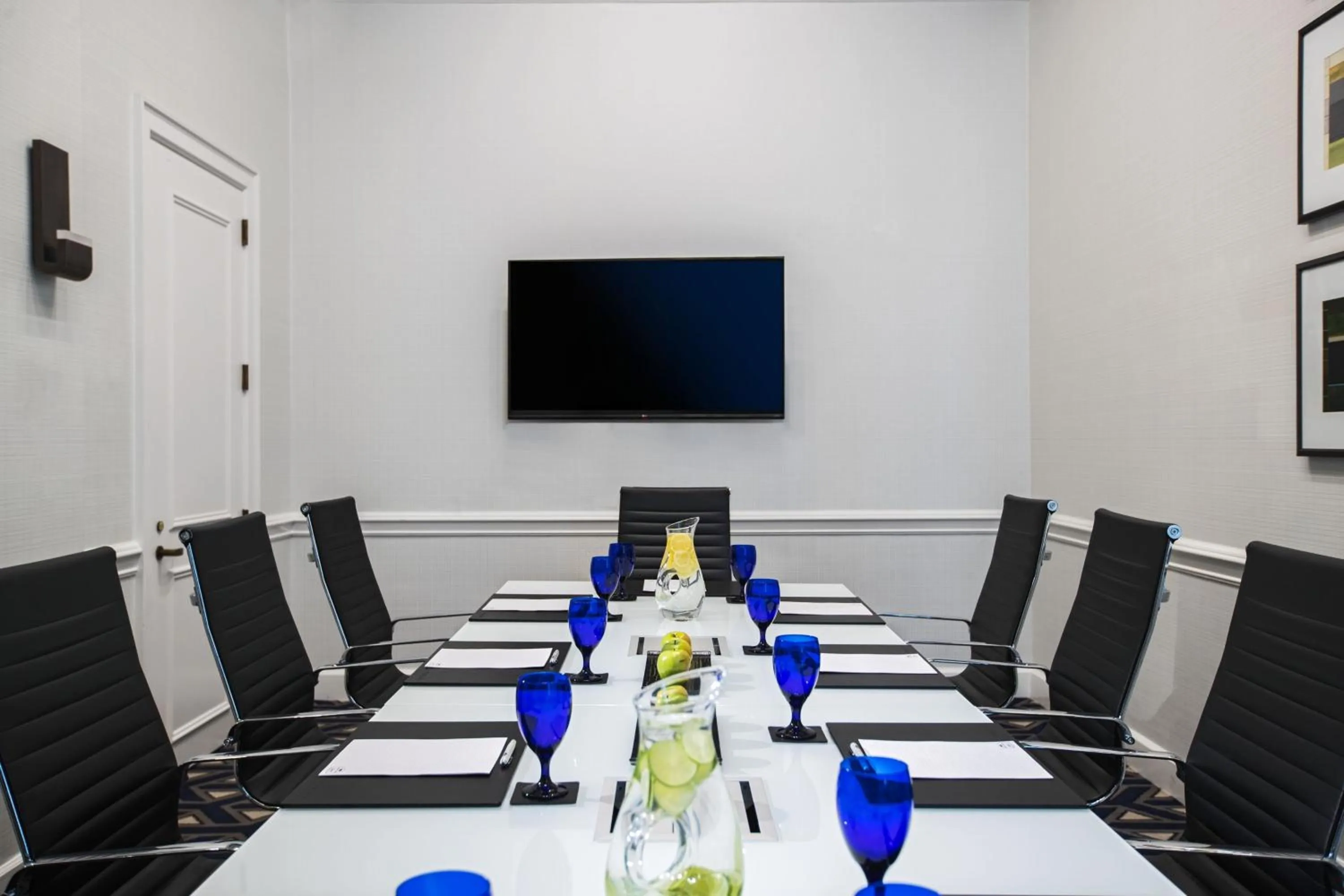 Meeting/conference room in The Notary Hotel, Philadelphia, Autograph Collection