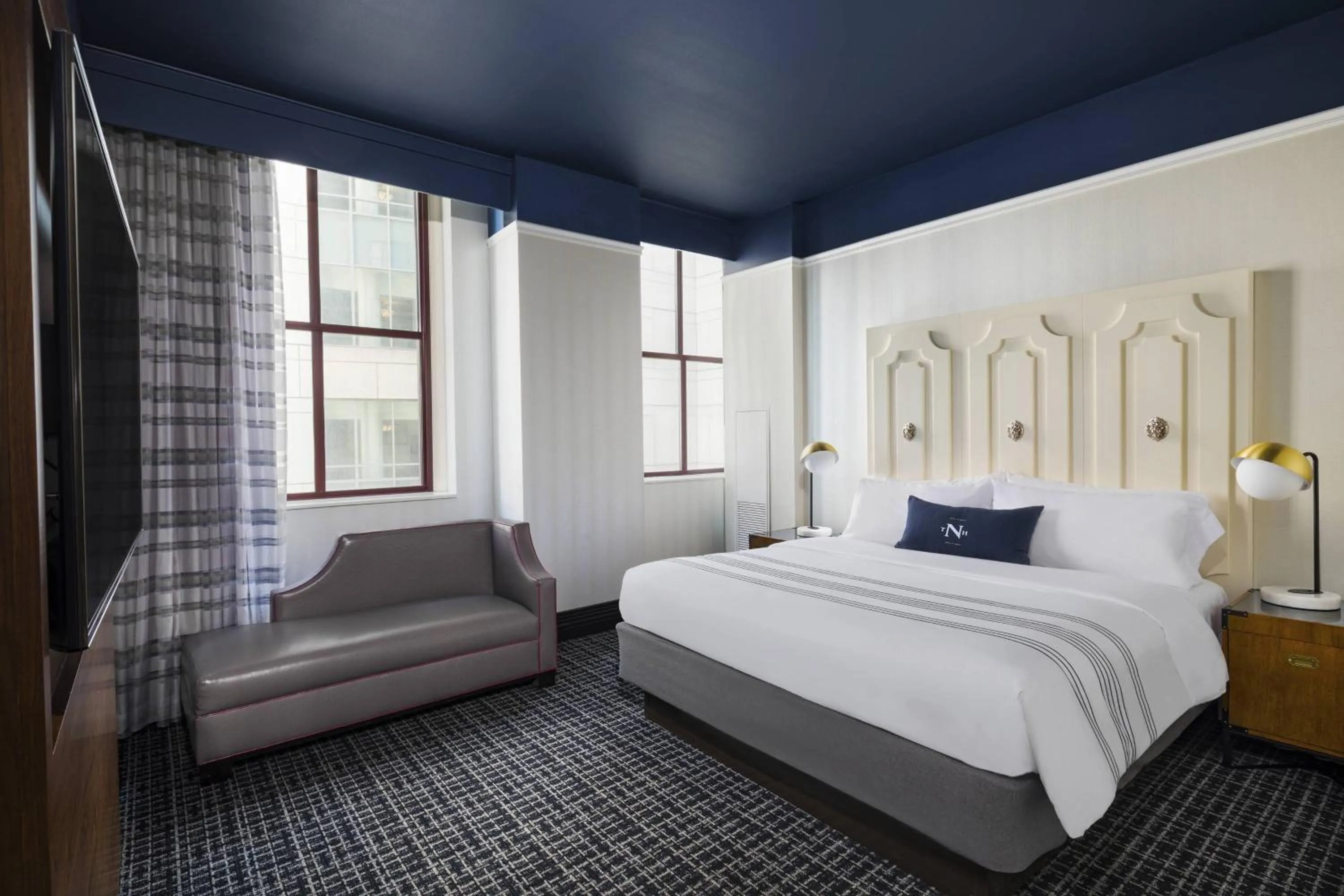 Bedroom, Bed in The Notary Hotel, Philadelphia, Autograph Collection