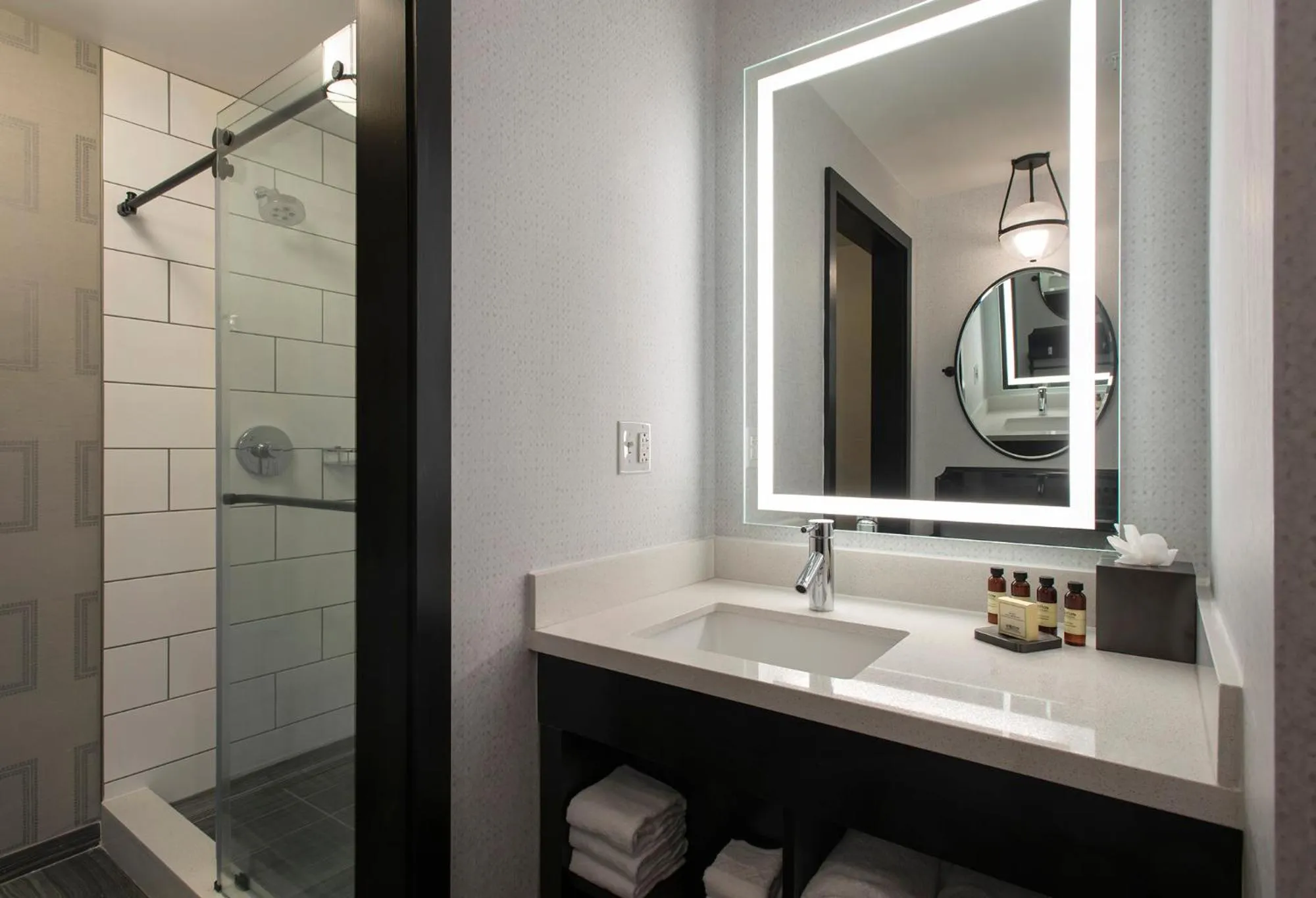 Shower in The Notary Hotel, Philadelphia, Autograph Collection