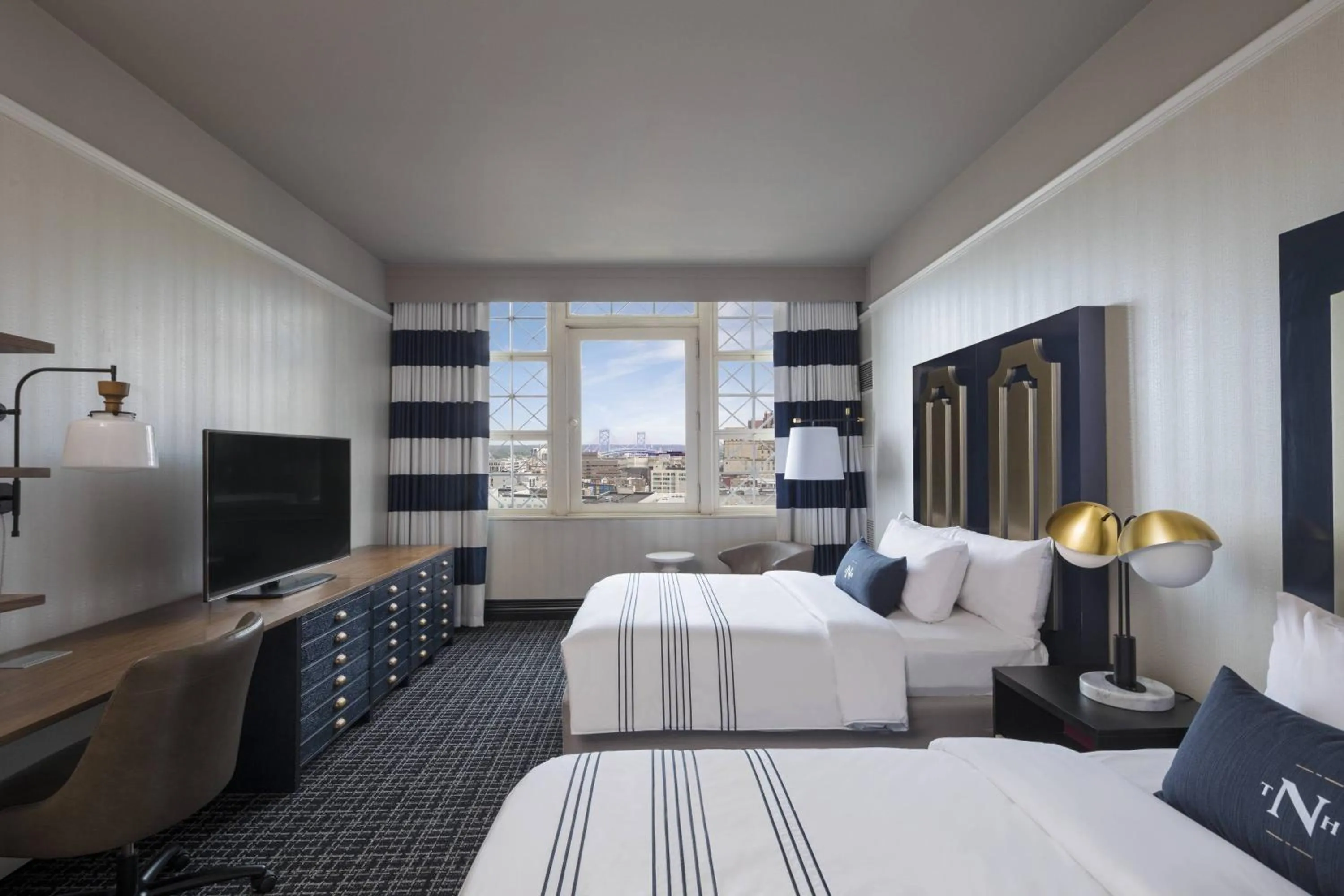 Photo of the whole room, Bed in The Notary Hotel, Philadelphia, Autograph Collection