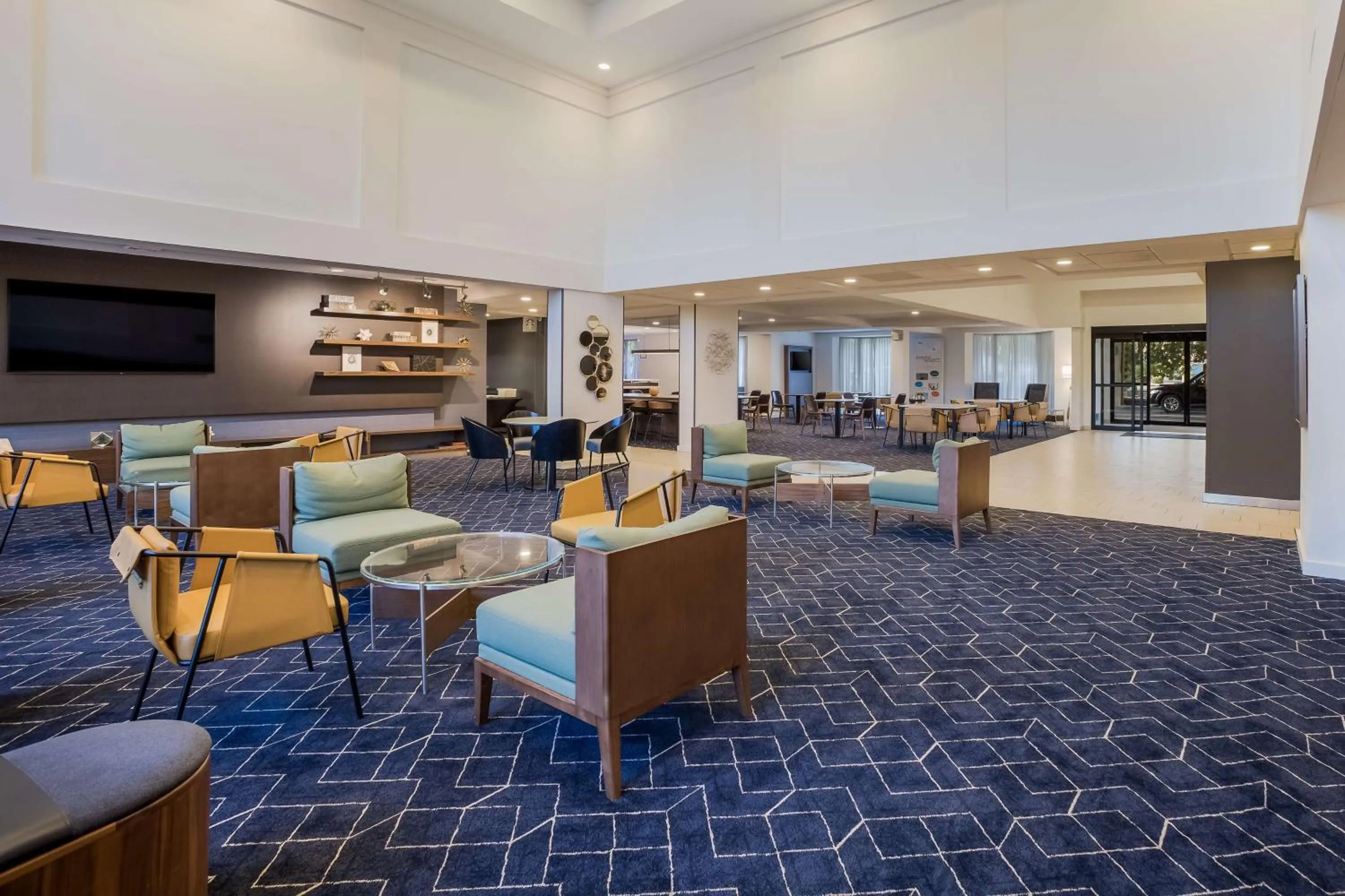 Lobby or reception in Sonesta Select Phoenix Chandler