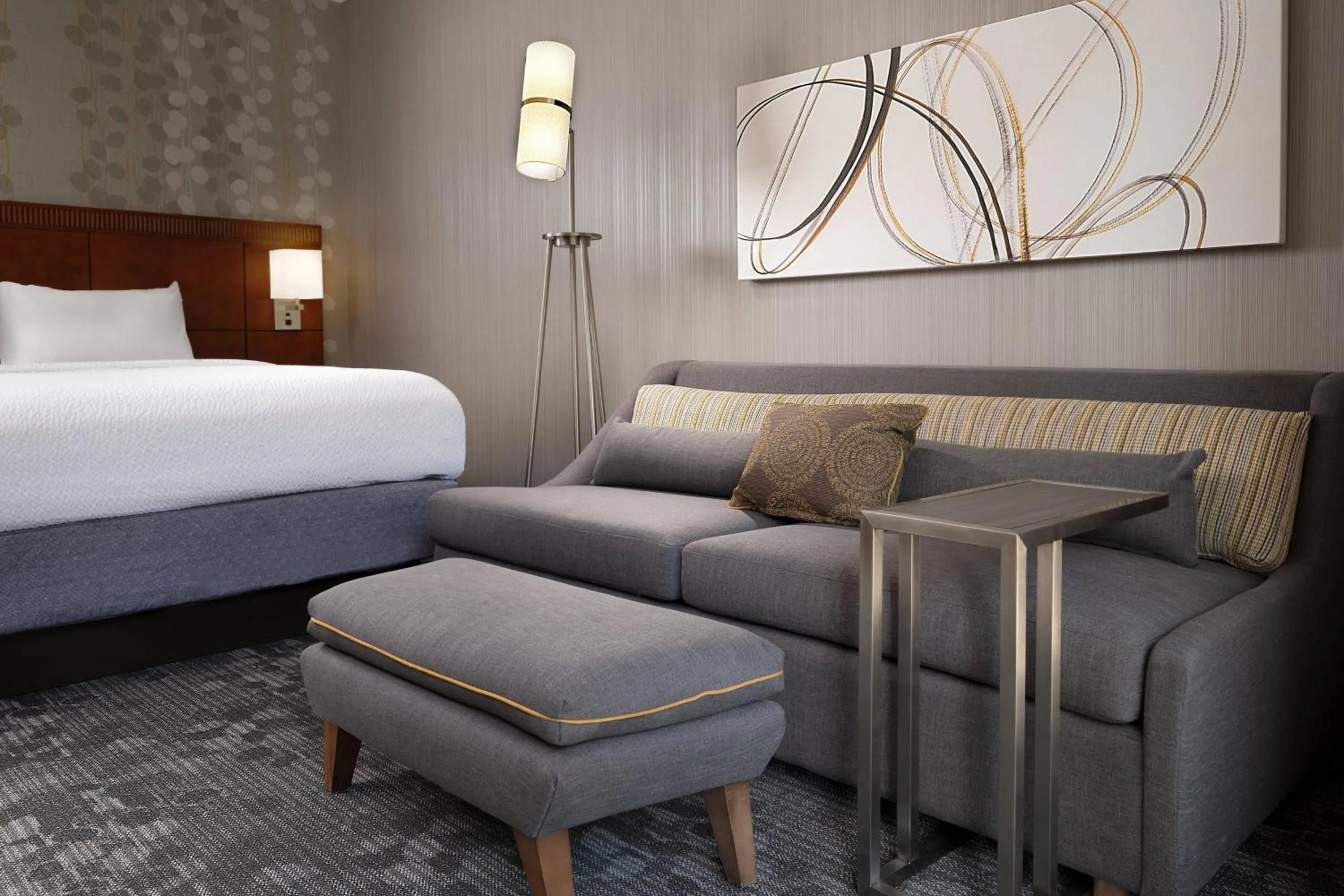 Photo of the whole room, Bed in Courtyard by Marriott Phoenix Mesa