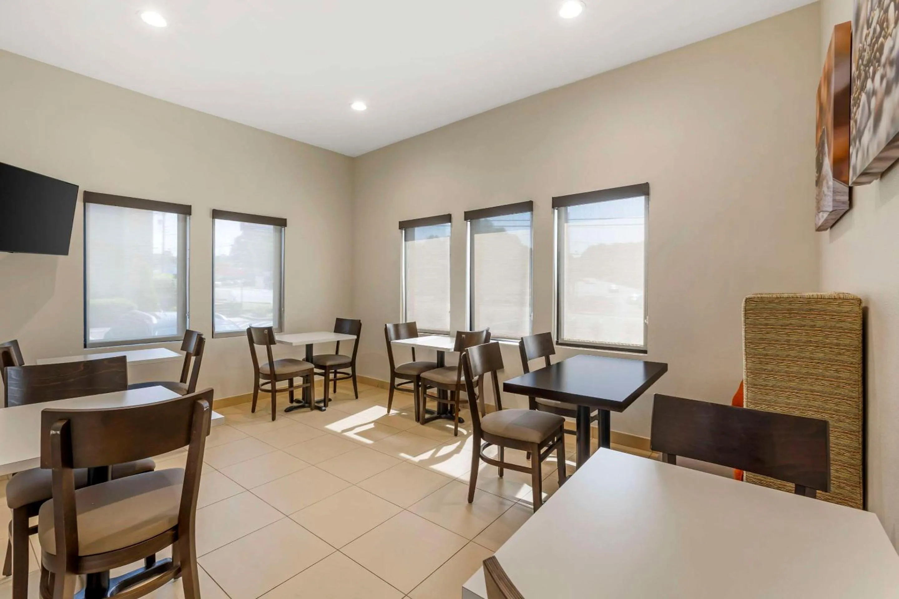 Seating area in Sleep Inn at Greenville Convention Center