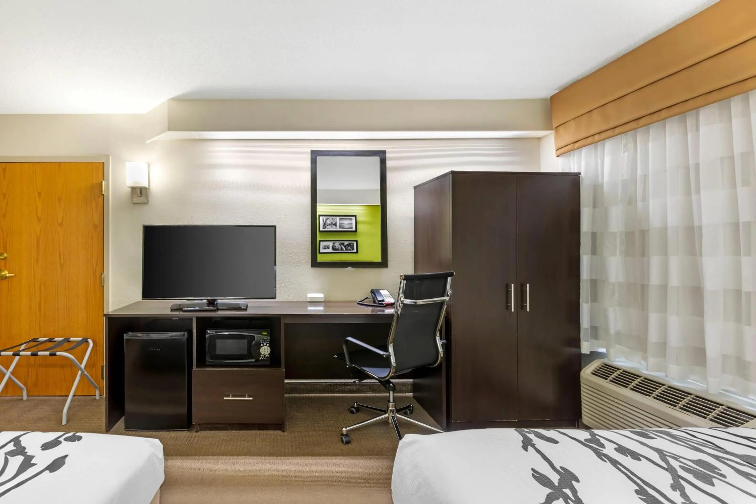 Bedroom, Bed in Sleep Inn at Greenville Convention Center