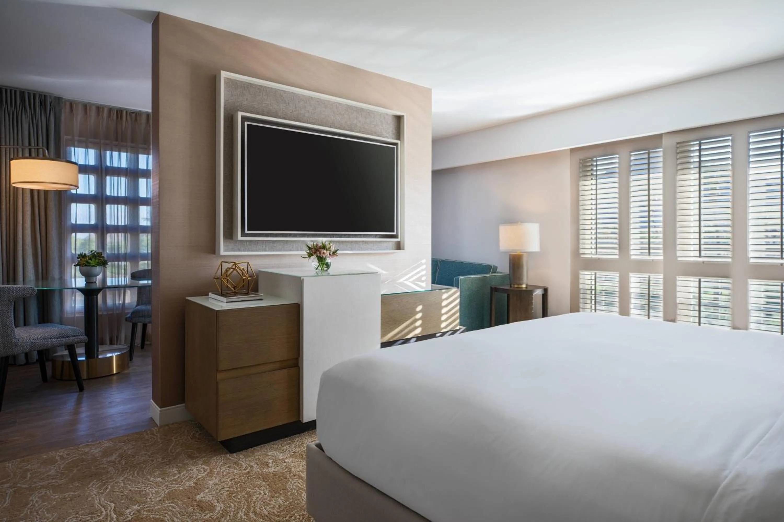 Bedroom, Bed in Renaissance Esmeralda Resort & Spa, Indian Wells