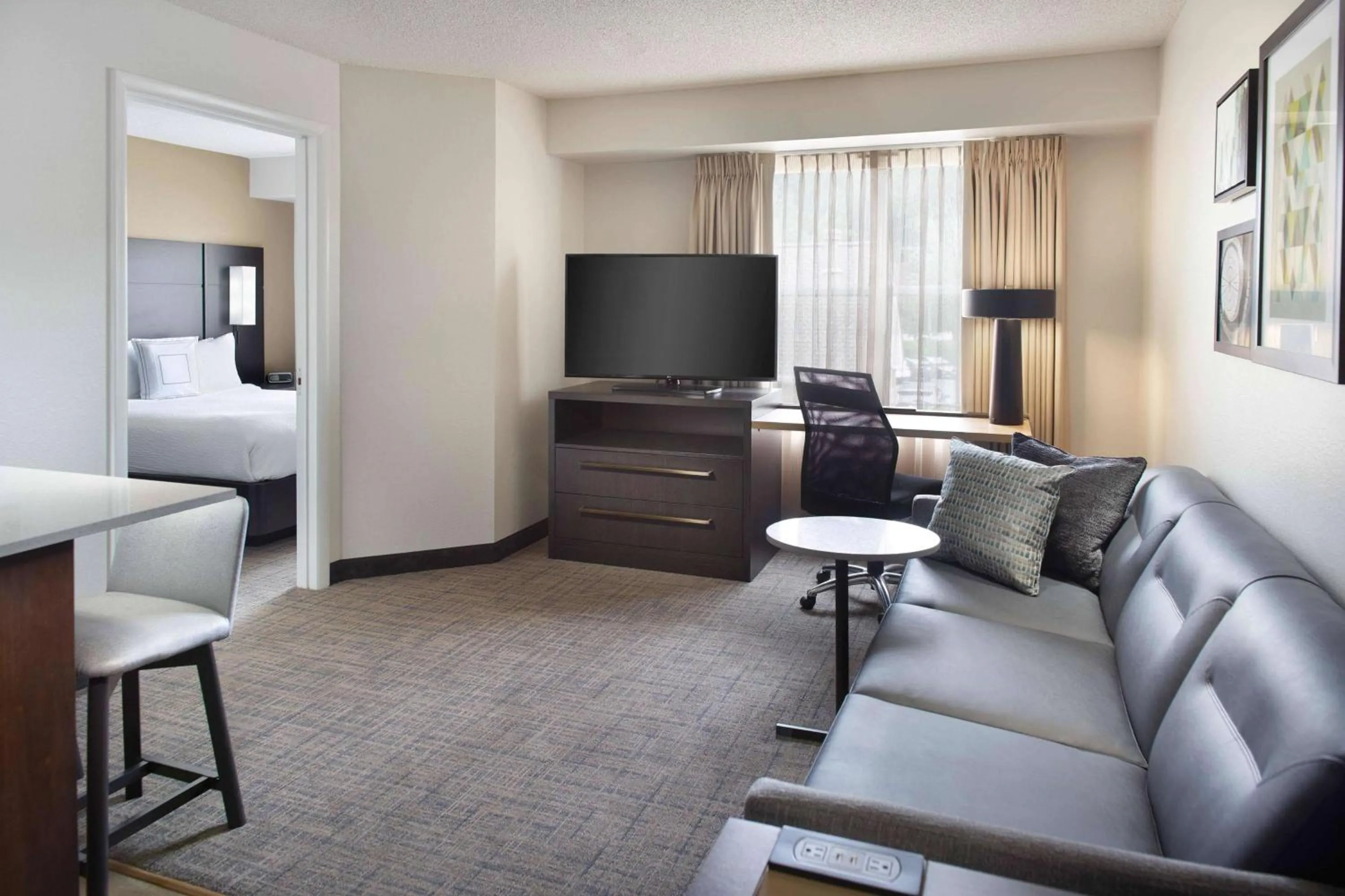 TV and multimedia, Bed in Sonesta ES Suites Raleigh Cary