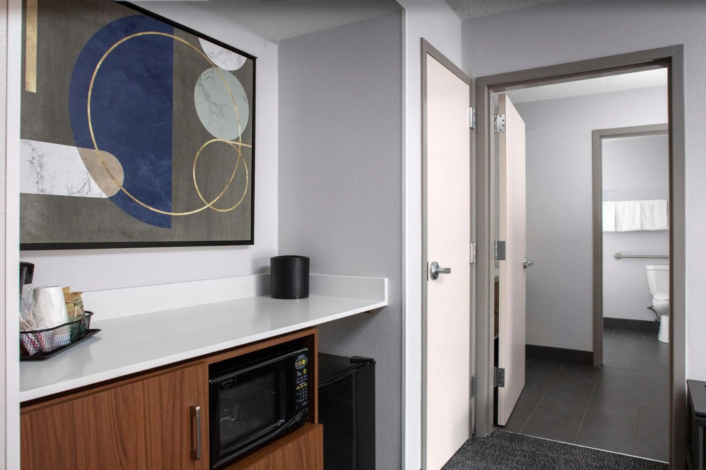 Bathroom in Courtyard by Marriott Richmond Northwest