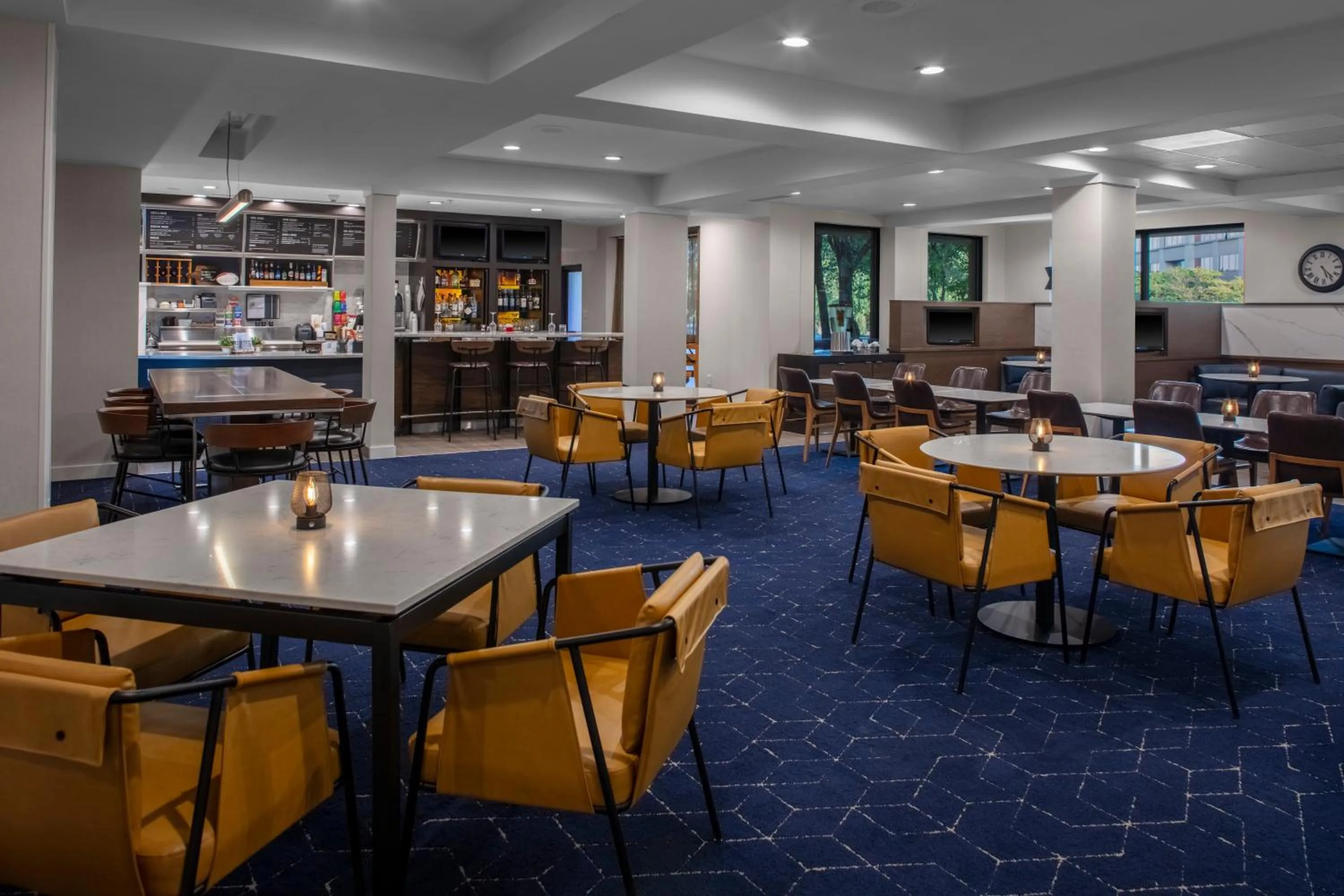 Lobby or reception in Courtyard by Marriott Richmond Northwest