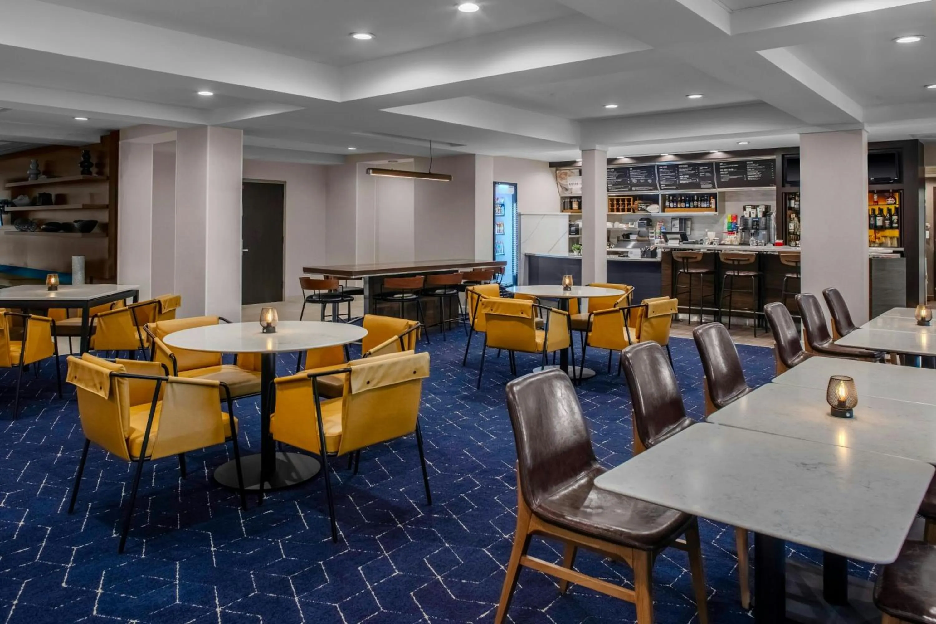 Restaurant/places to eat in Courtyard by Marriott Richmond Northwest