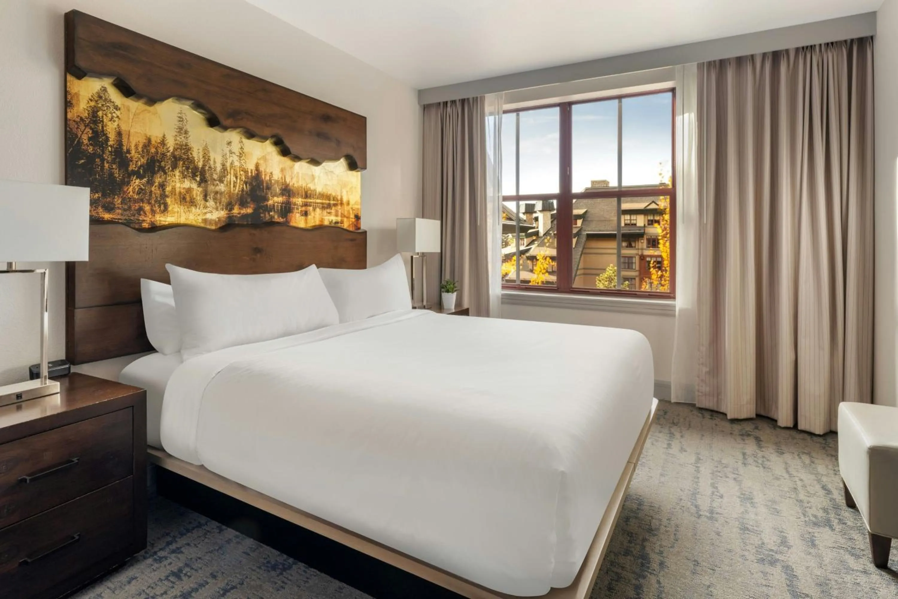 Bedroom, Bed in Marriott's Timber Lodge